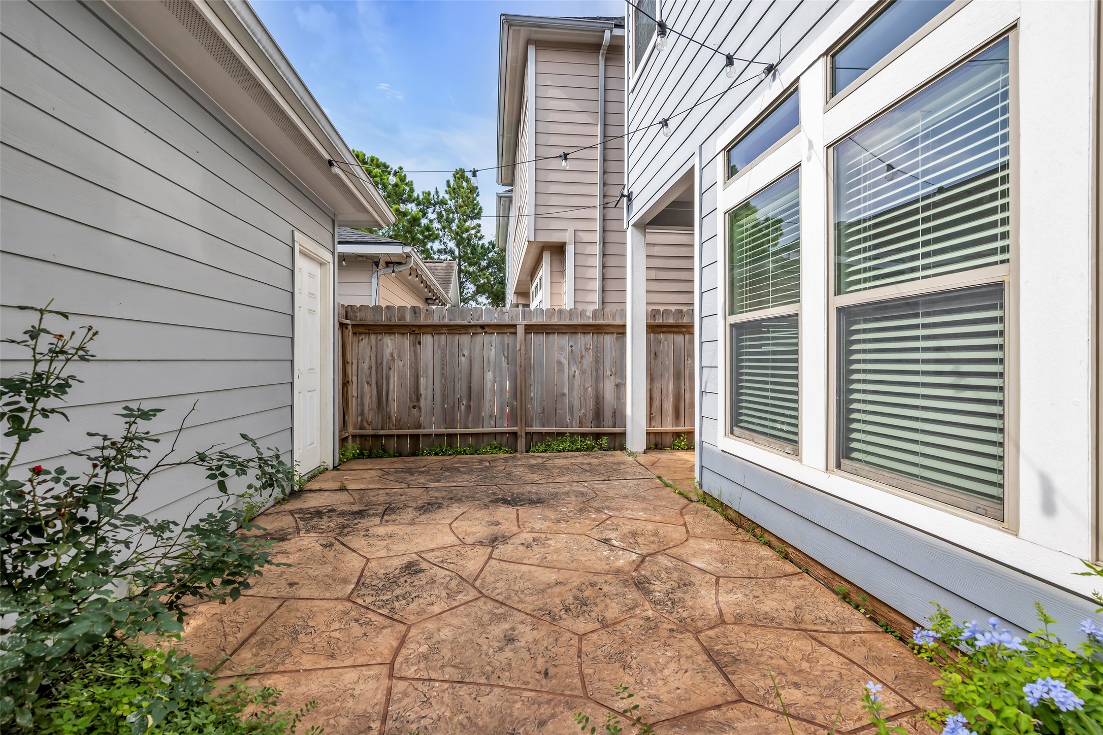 1821 Woodbend Village Court Property Photo 23