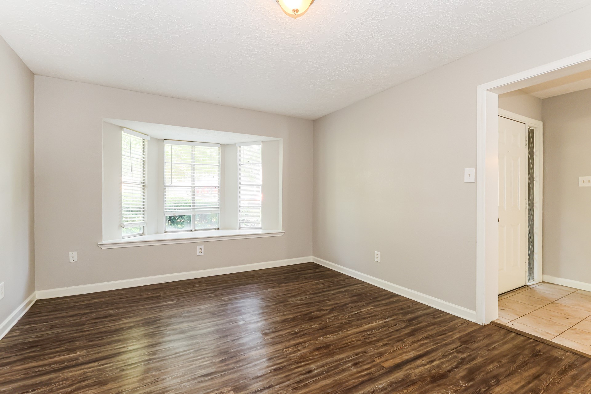 24106 Creekview Drive Property Photo 14