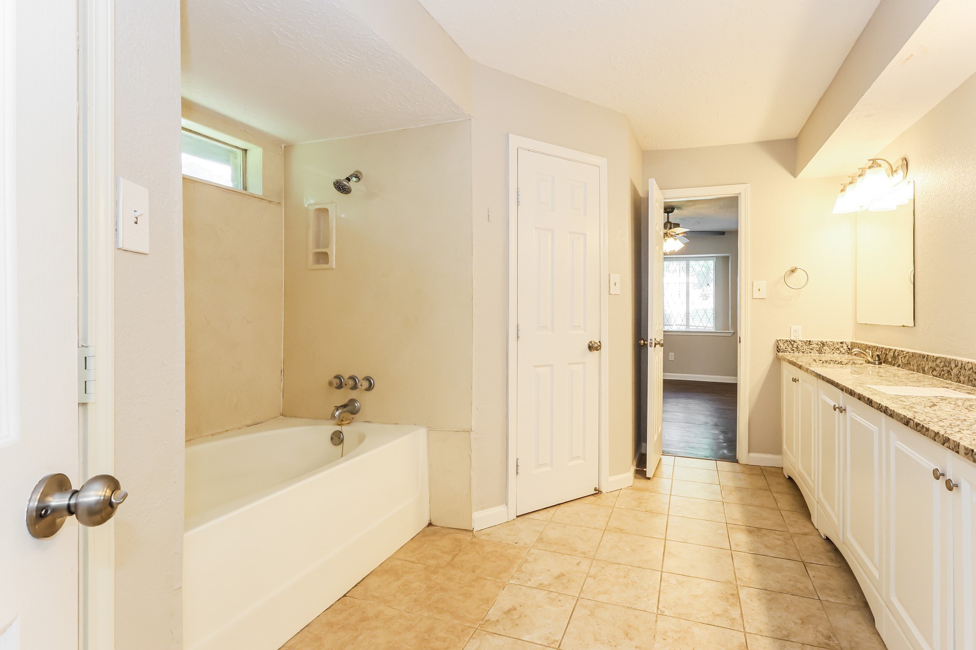 24106 Creekview Drive Property Photo 16