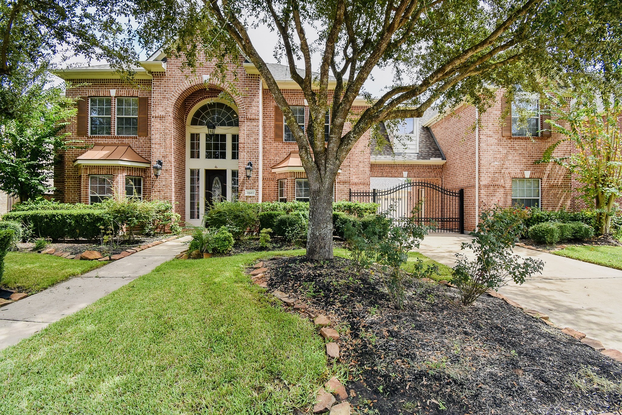 1611 Whitfield Street Property Photo 2