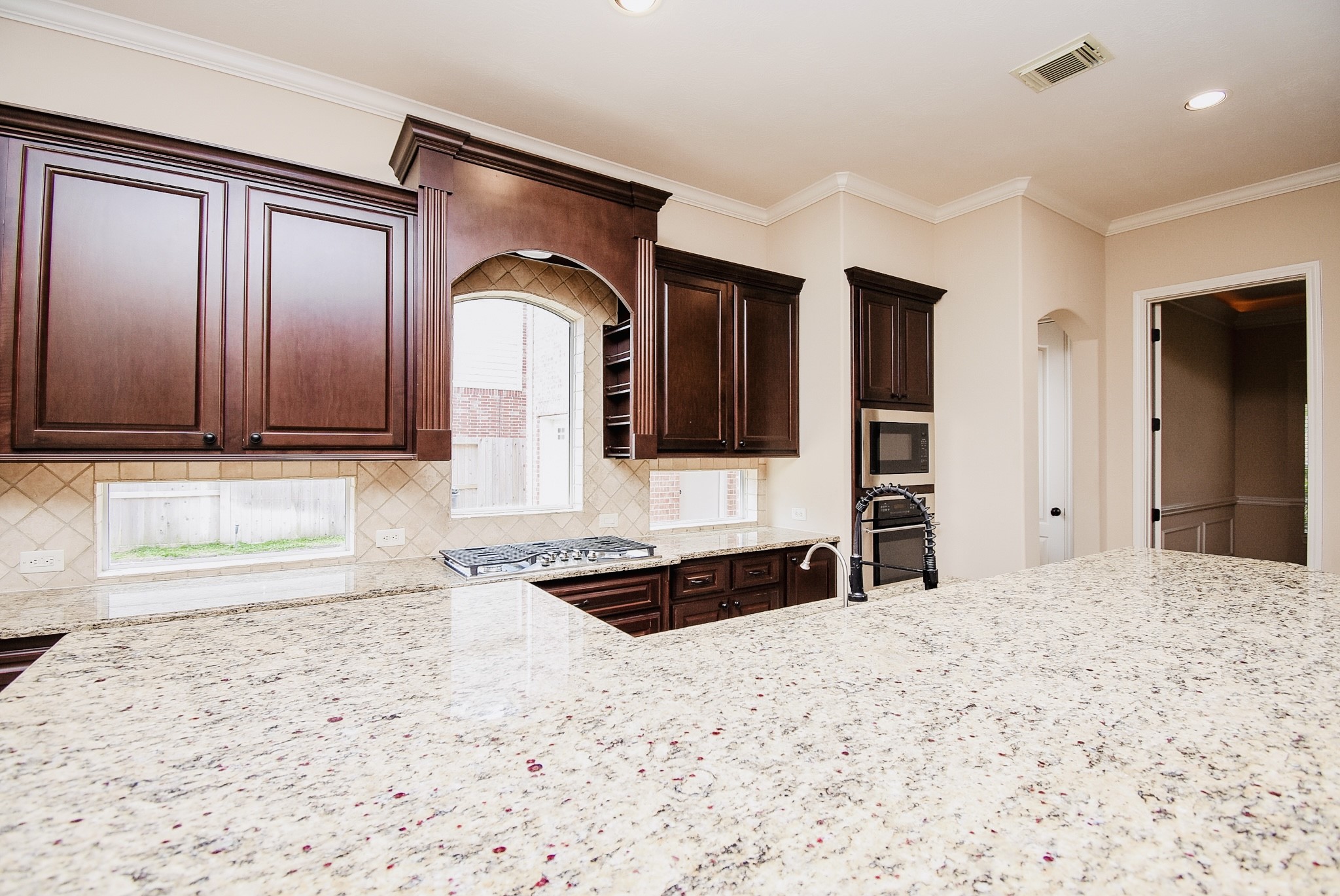1611 Whitfield Street Property Photo 7