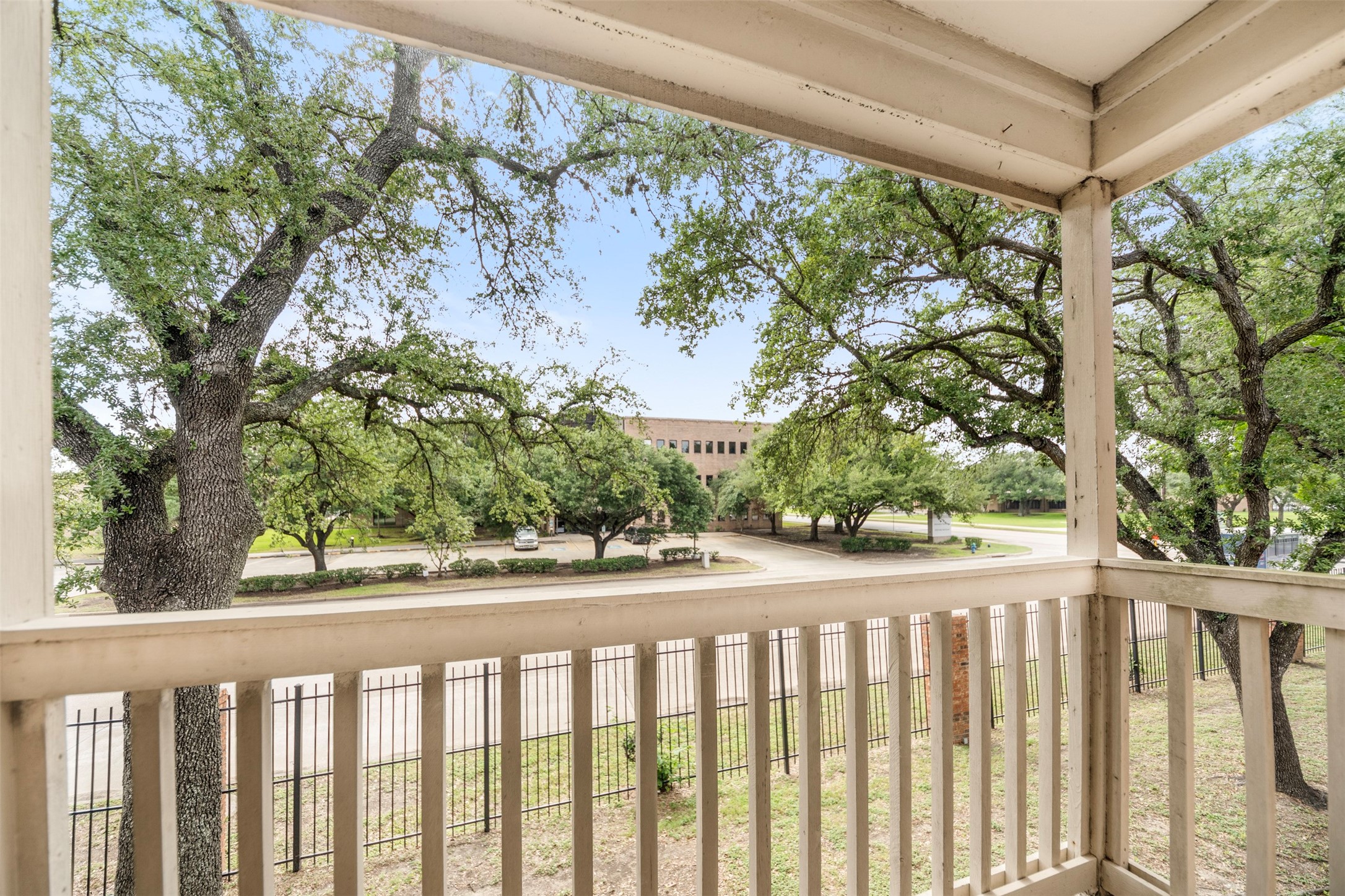 2626 Holly Hall 101 Property Photo 20