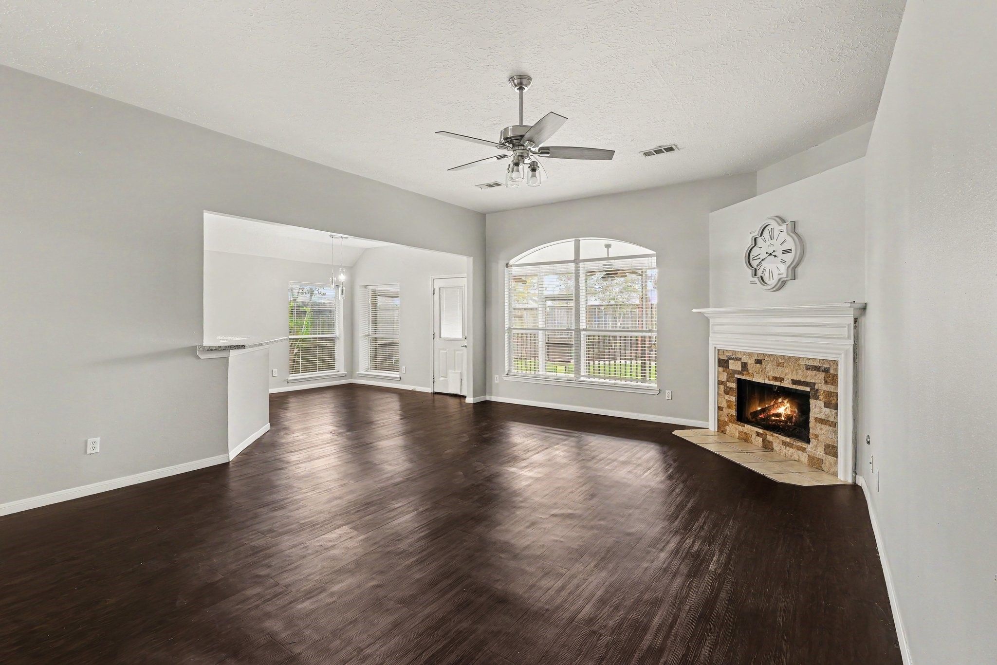 8111 Beaver Street Property Photo 9