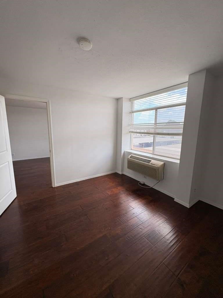 7510 Hornwood Drive 201 Property Photo 4