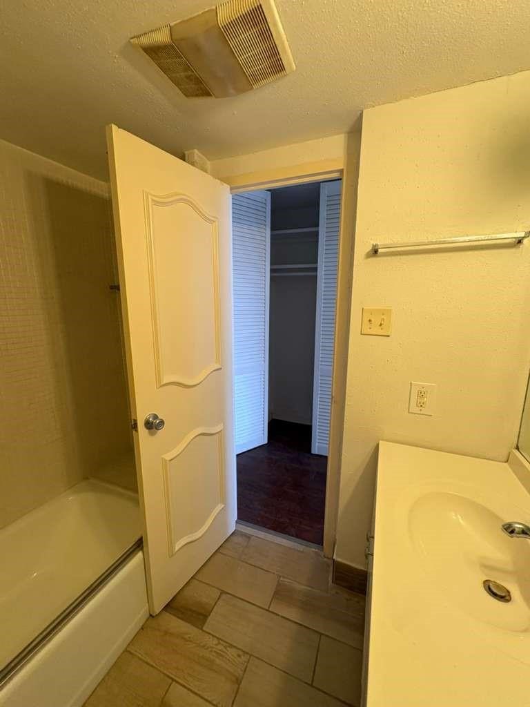 7510 Hornwood Drive 201 Property Photo 8
