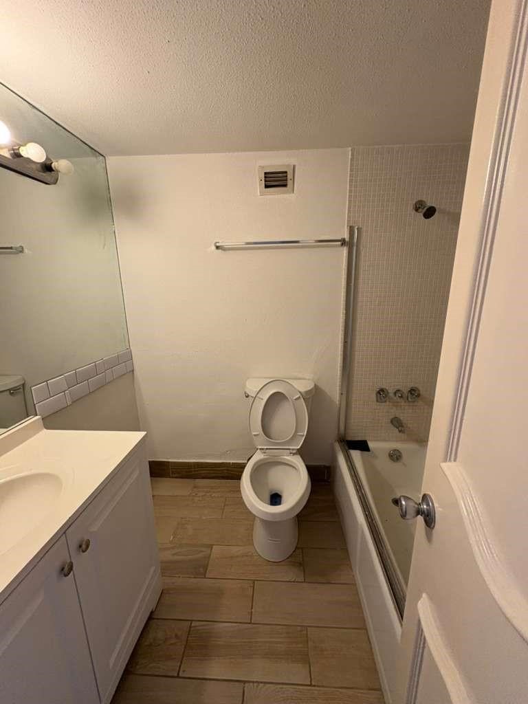 7510 Hornwood Drive 201 Property Photo 10