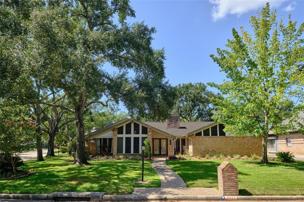 5222 Westerham Place Place Property Photo 1
