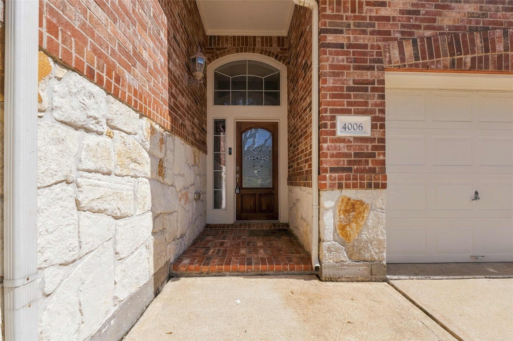 4006 Wolf Springs Court Property Photo 2