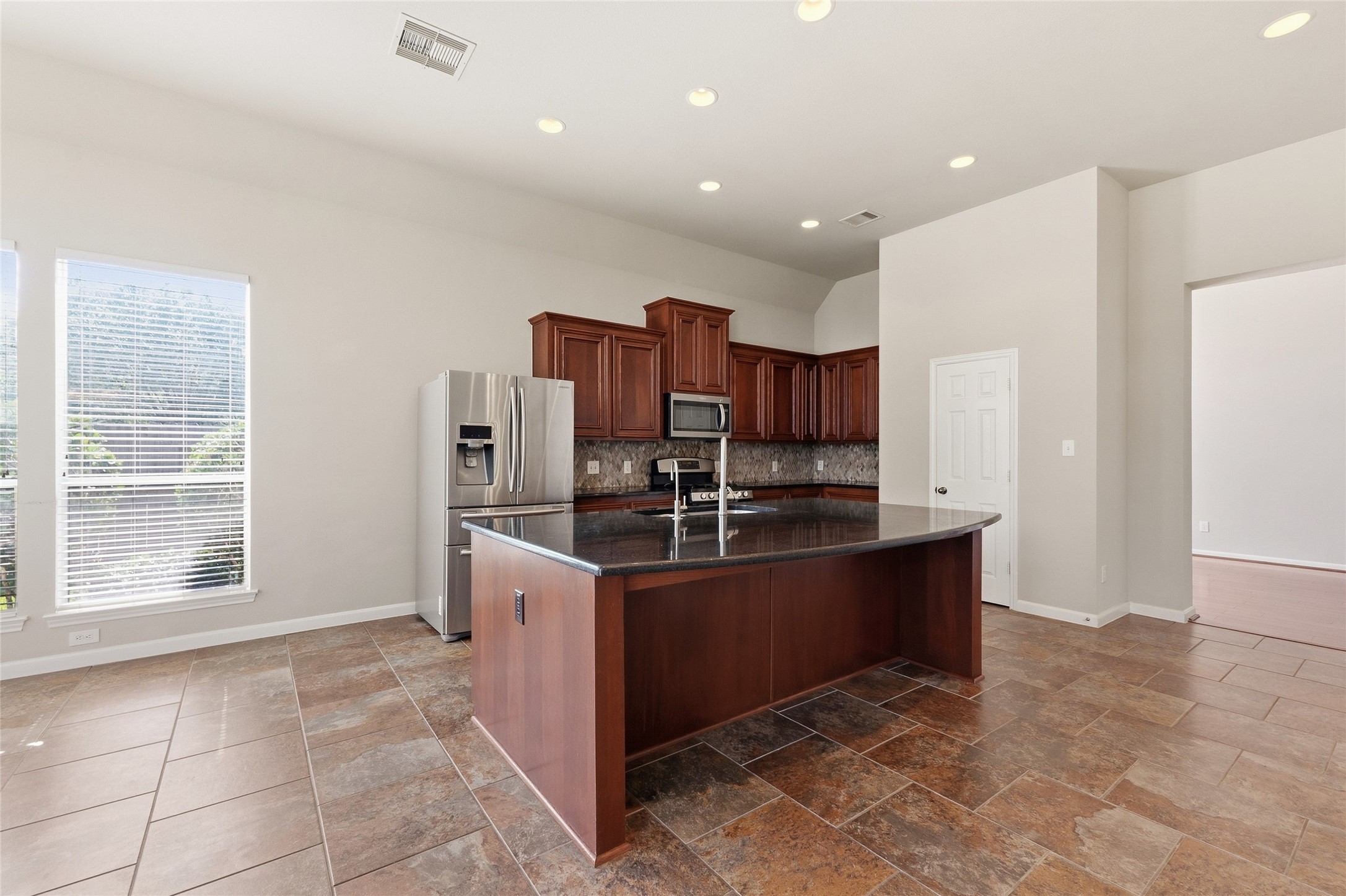 4006 Wolf Springs Court Property Photo 9