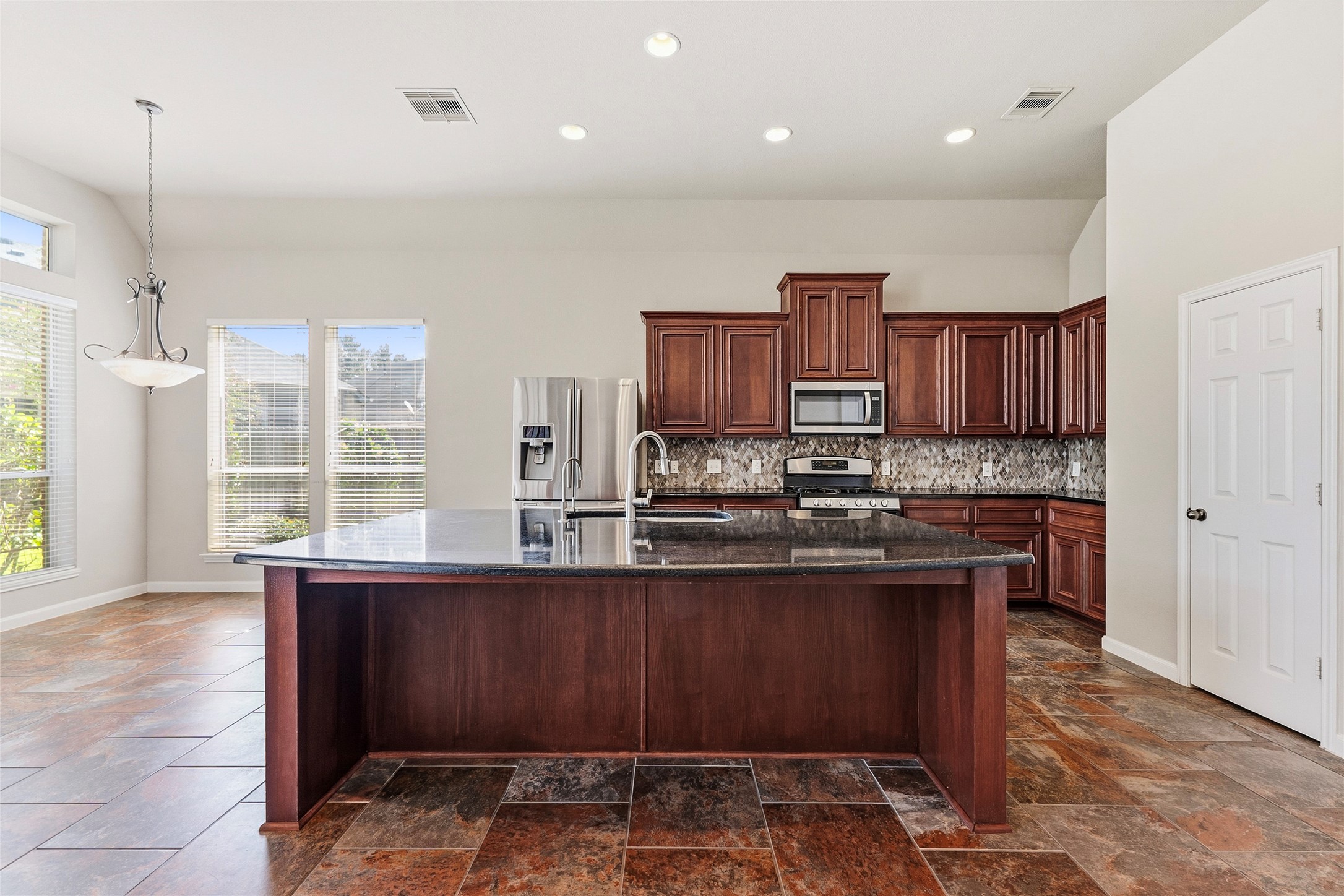 4006 Wolf Springs Court Property Photo 10