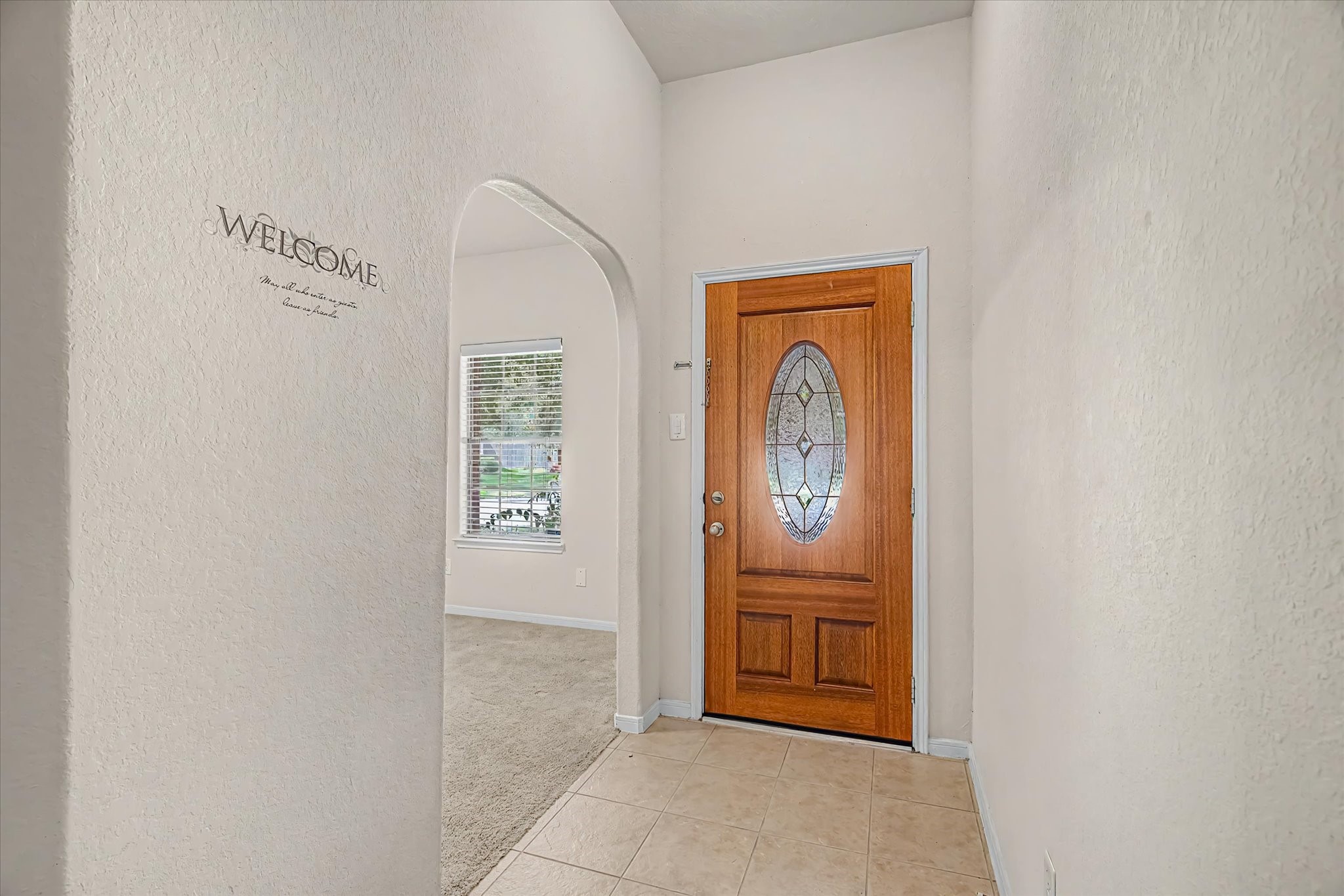 623 W Newport Bend Property Photo 5