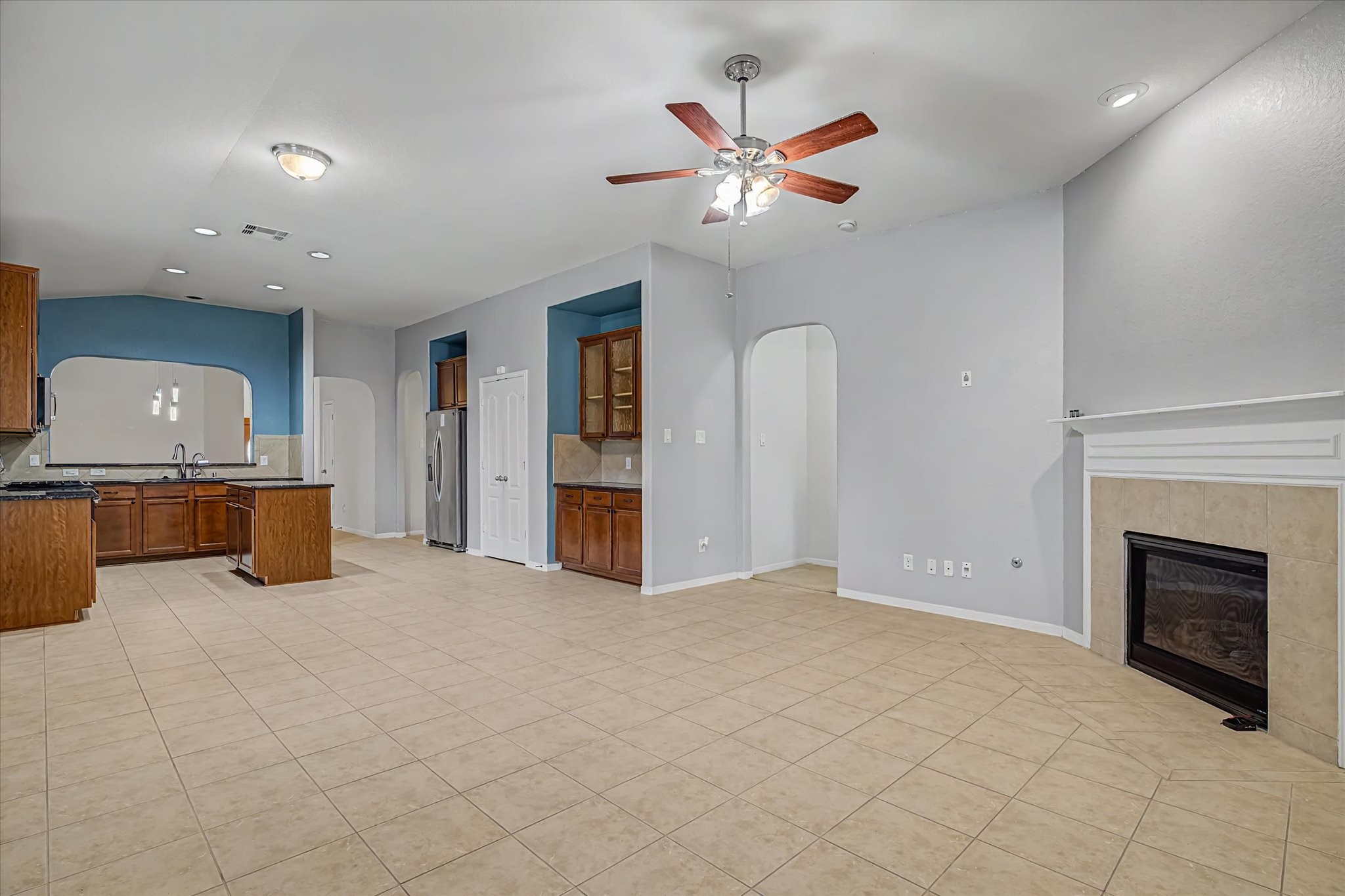623 W Newport Bend Property Photo 20
