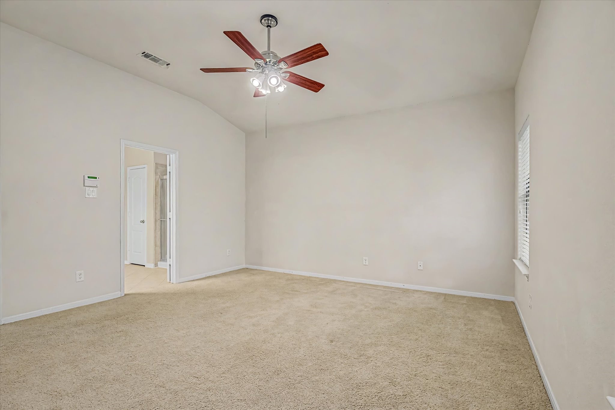 623 W Newport Bend Property Photo 24