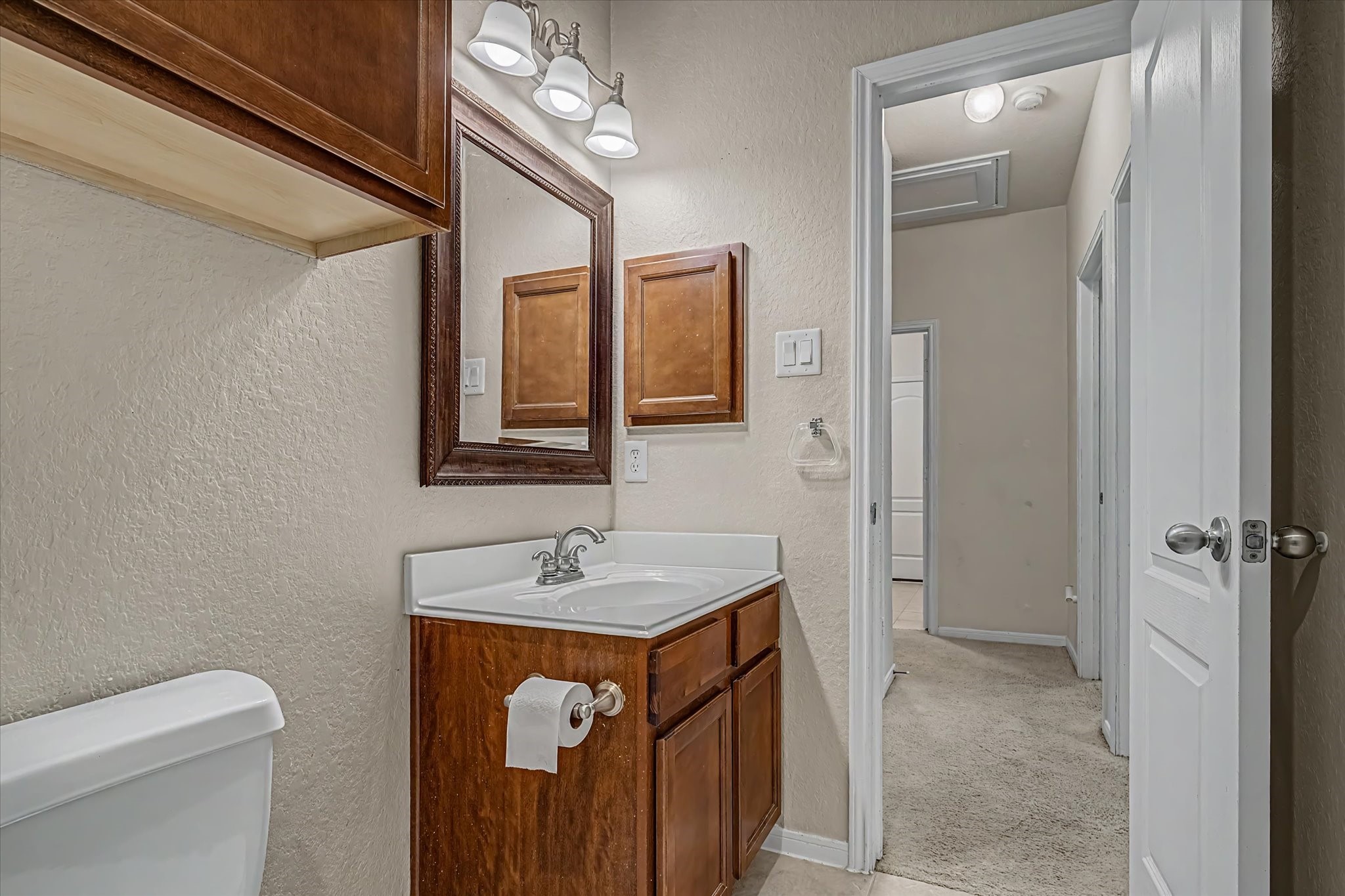 623 W Newport Bend Property Photo 35