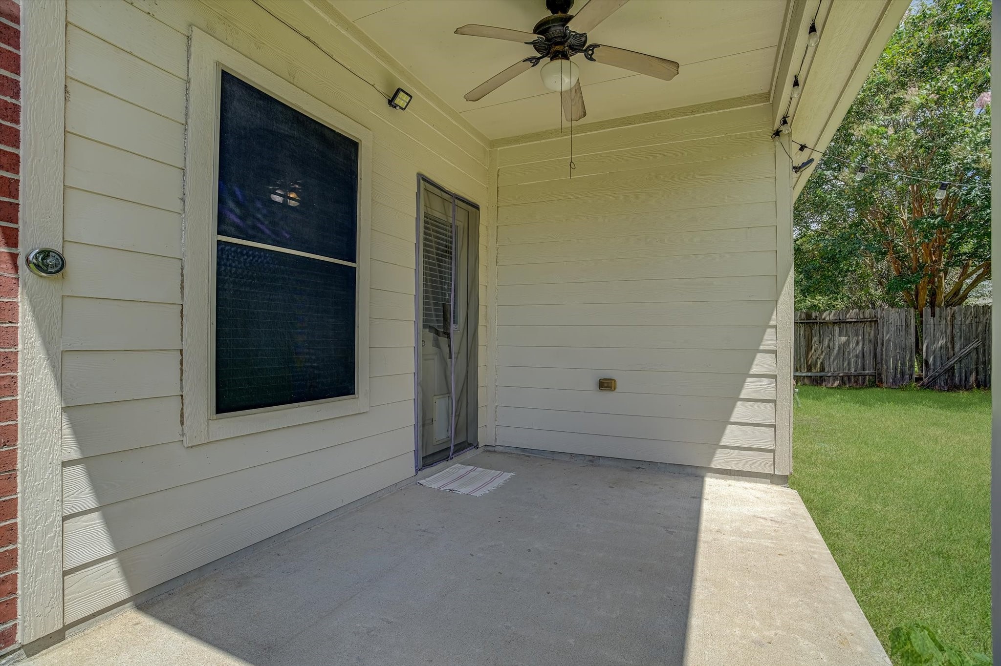 623 W Newport Bend Property Photo 36