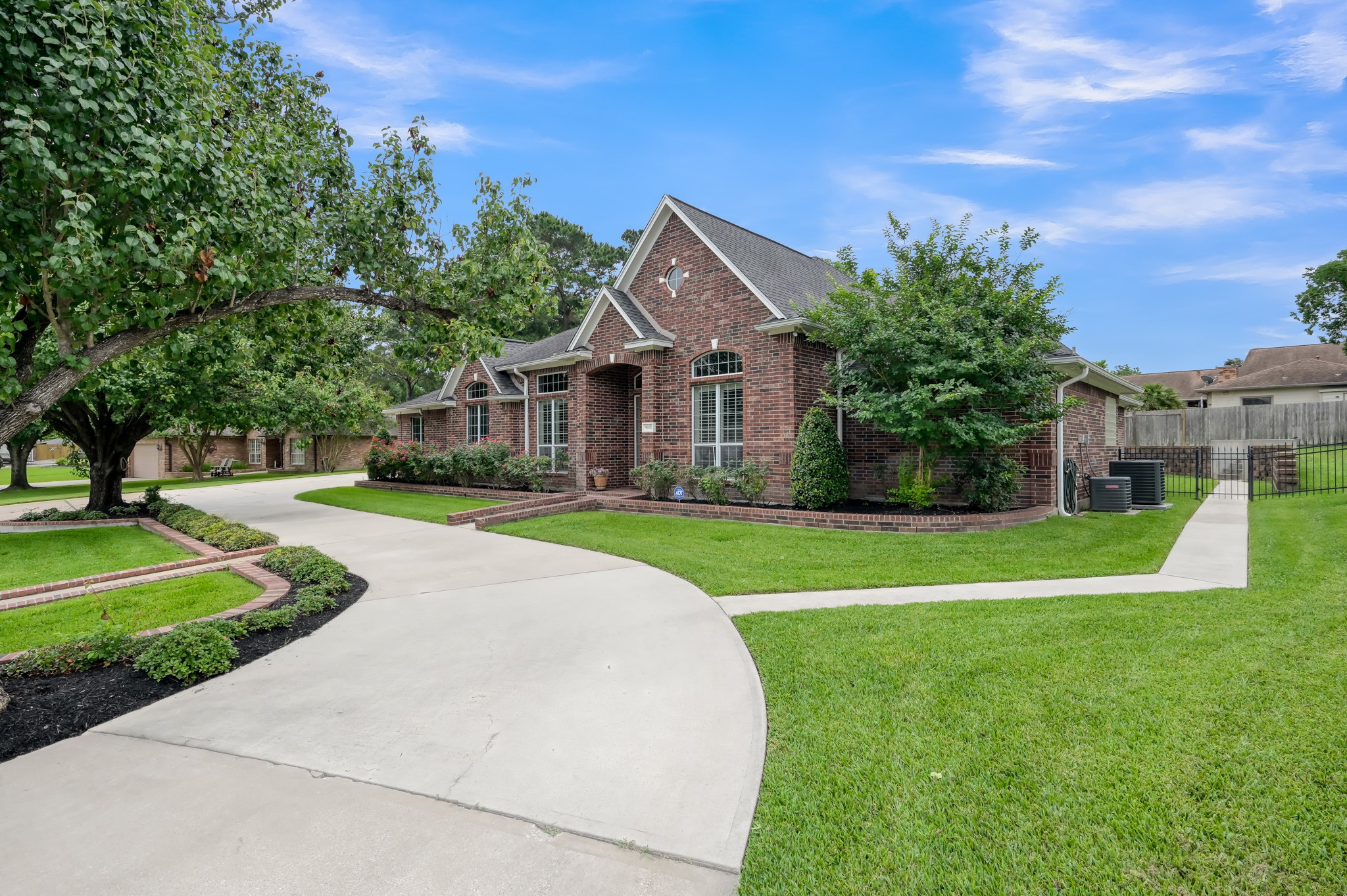 9832 W Shore Drive Property Photo 3