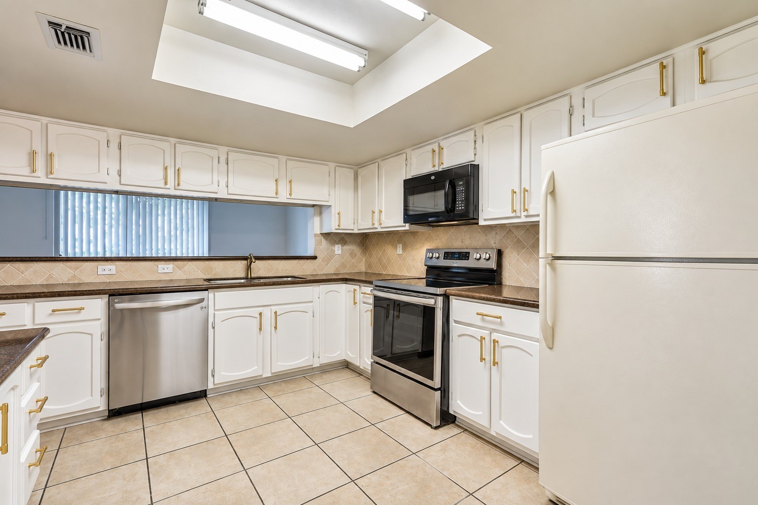 14555 Wunderlich Drive 3105 Property Photo 16