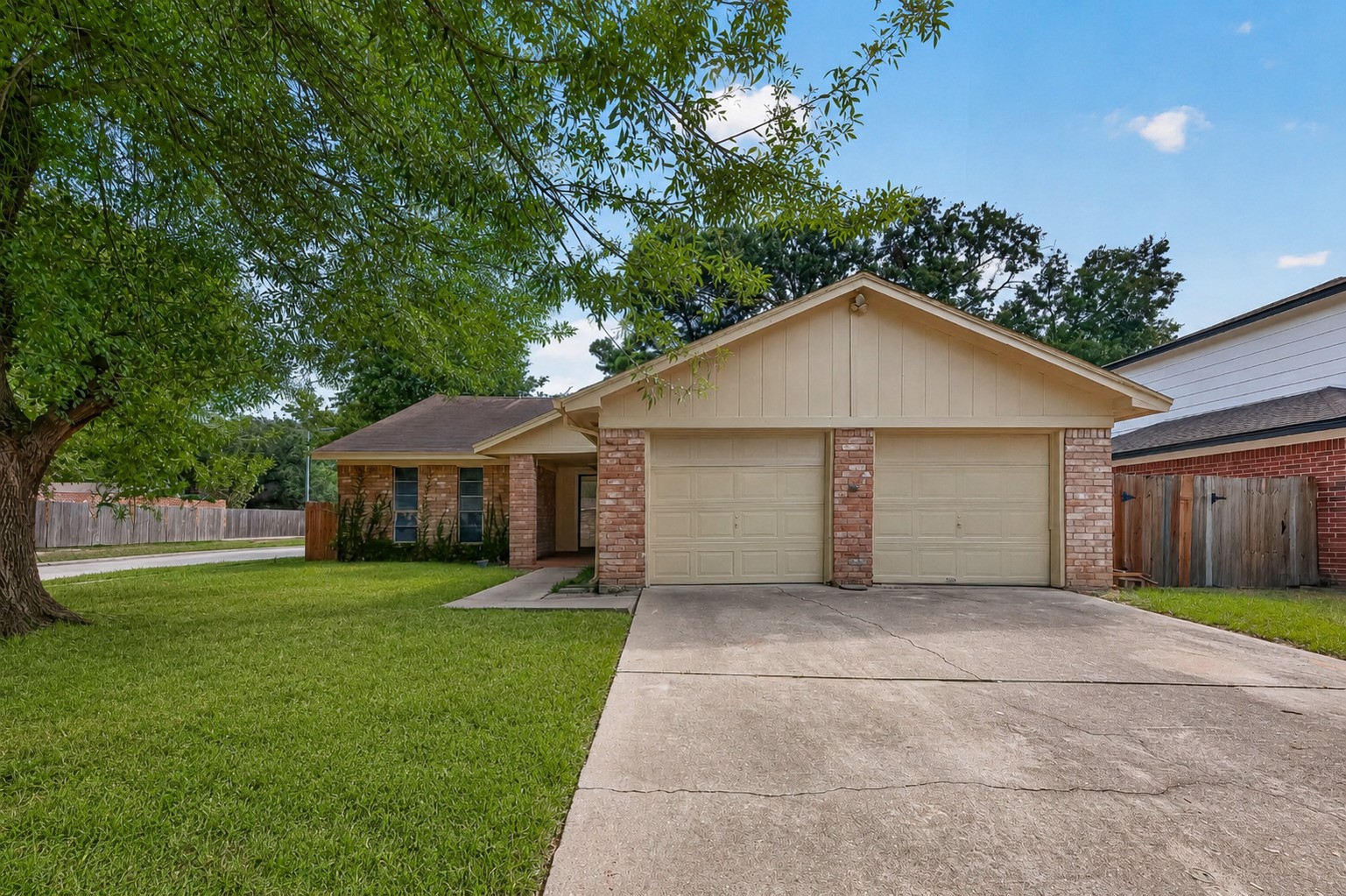 24050 Spring Briar Lane Property Photo 1