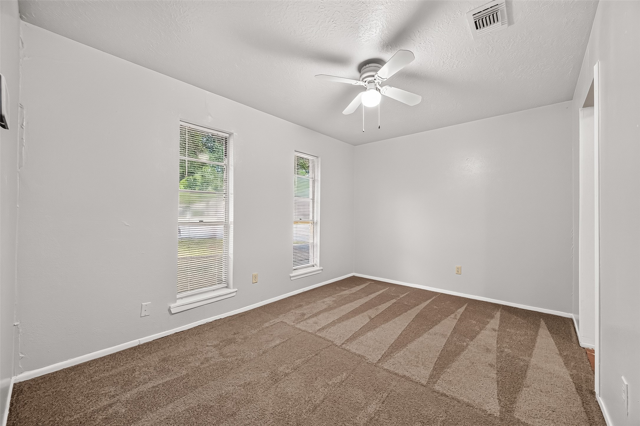 24050 Spring Briar Lane Property Photo 6