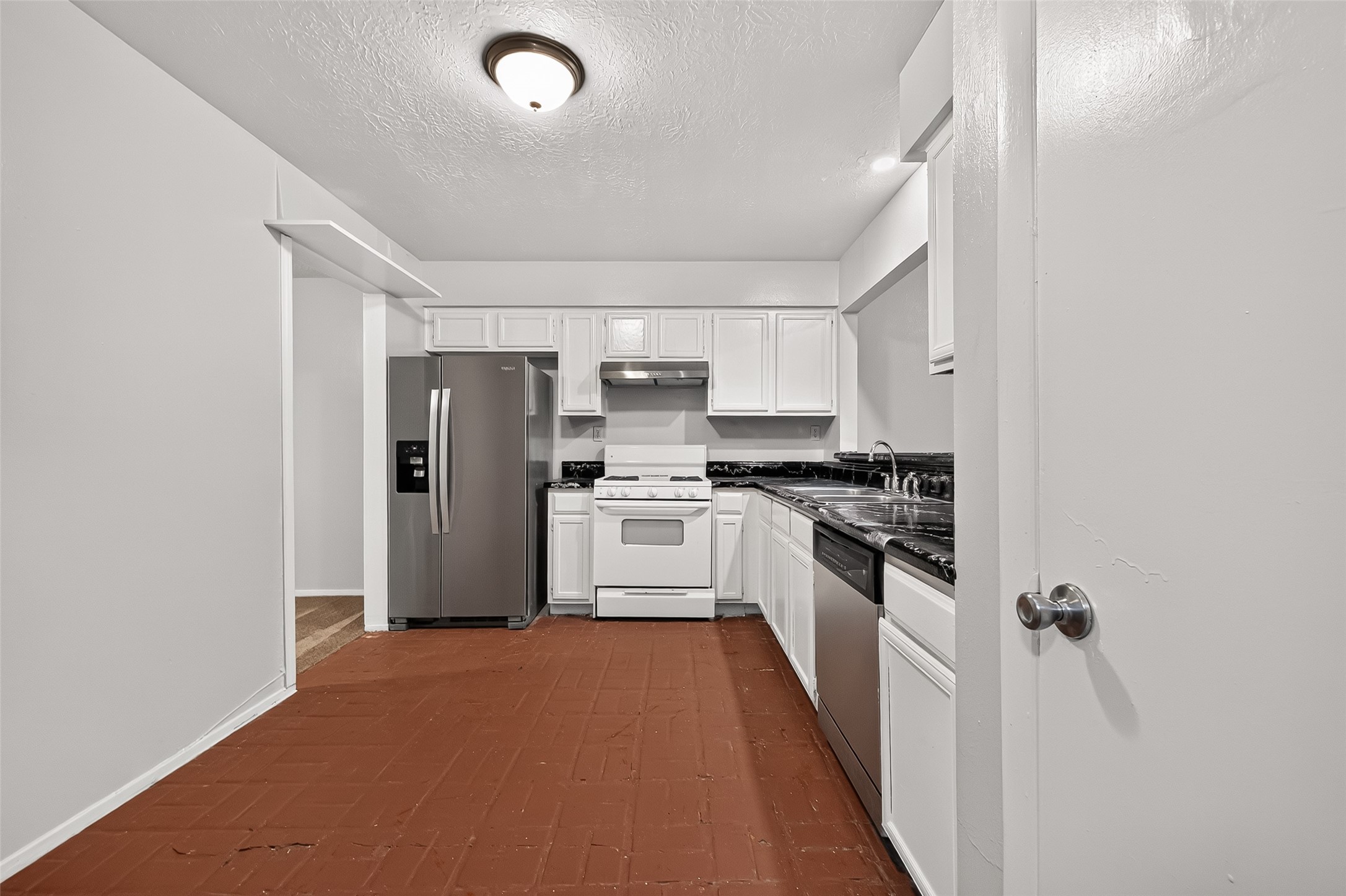 24050 Spring Briar Lane Property Photo 9