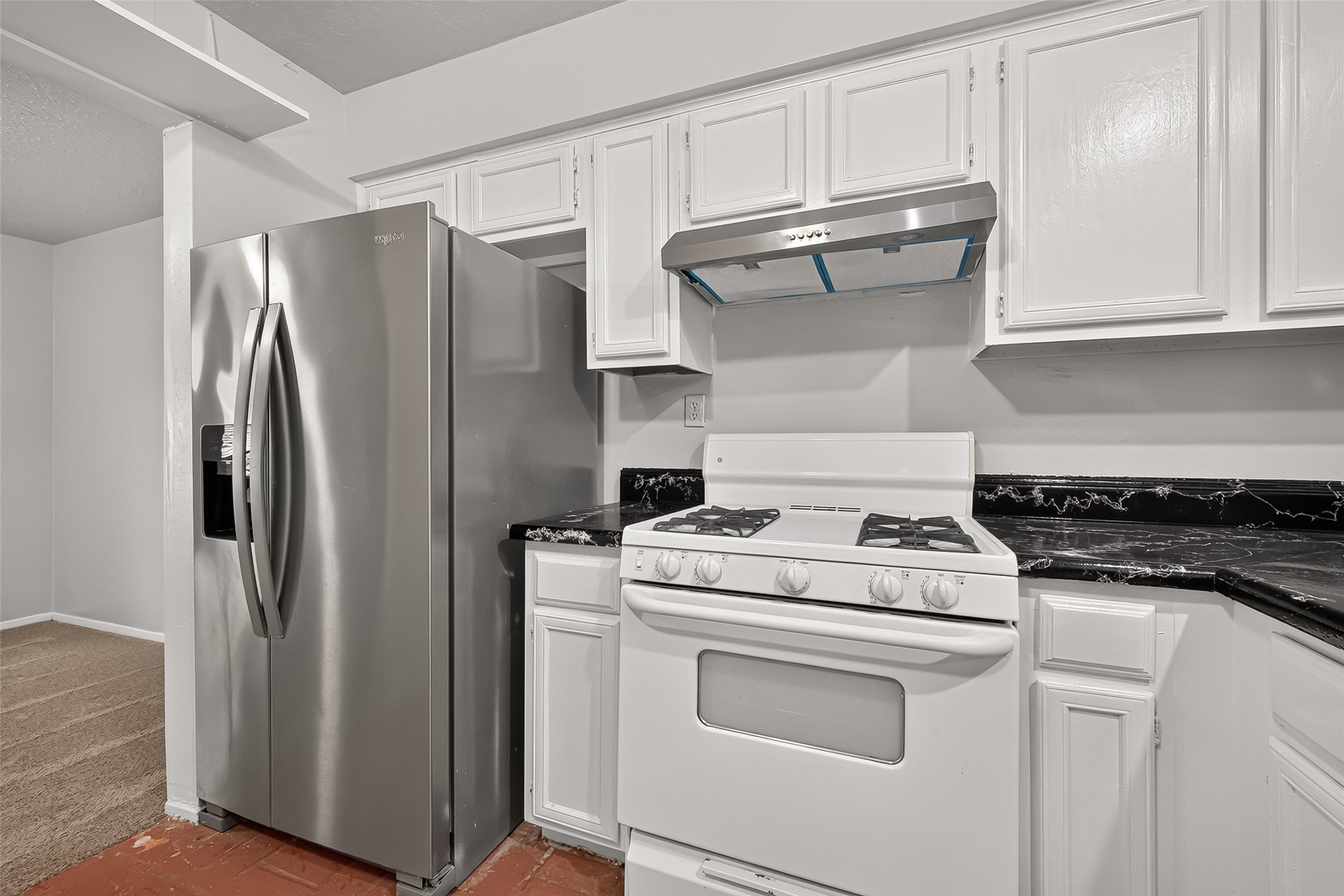 24050 Spring Briar Lane Property Photo 10