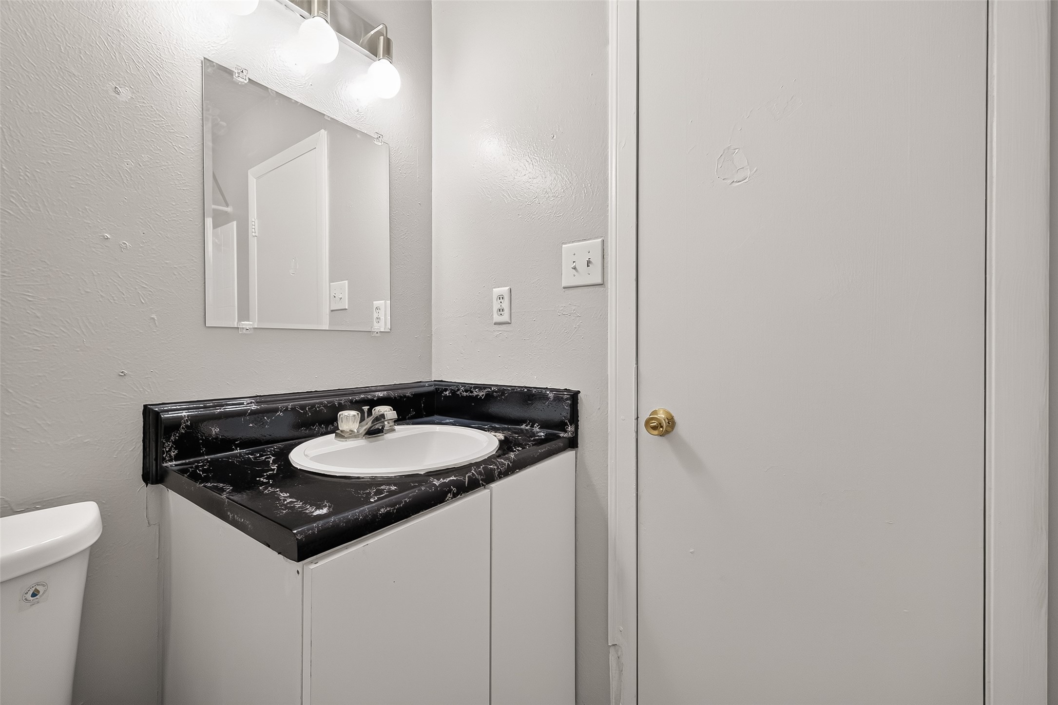 24050 Spring Briar Lane Property Photo 14