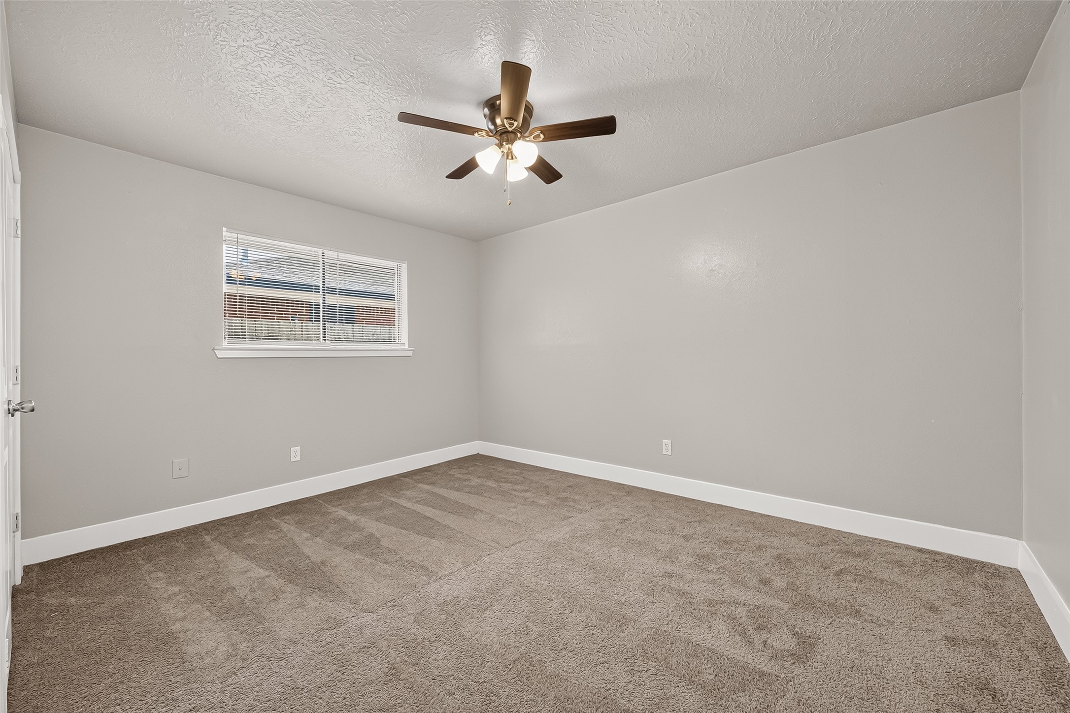 24050 Spring Briar Lane Property Photo 15