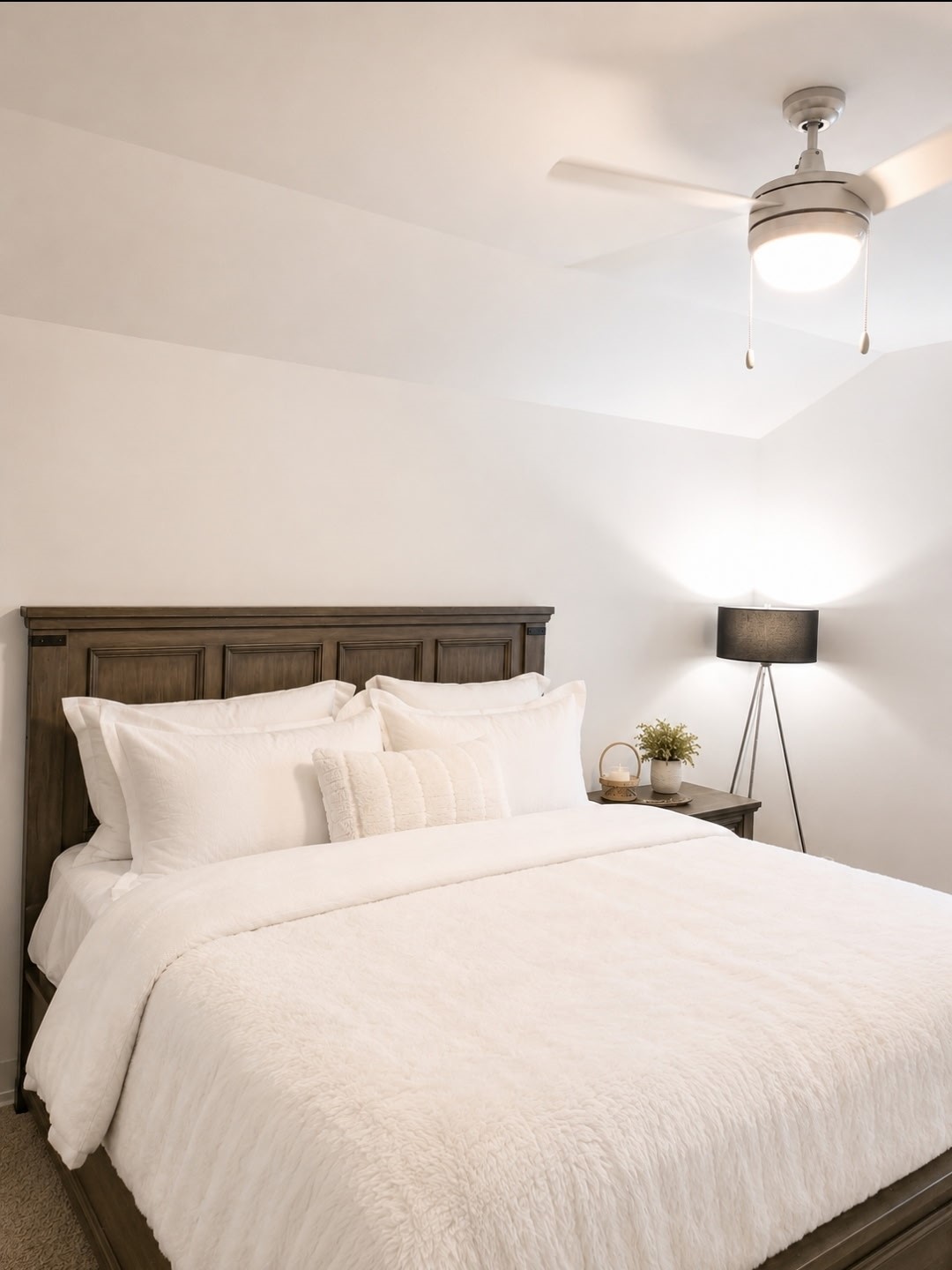 16118 Jordan Meadow Way Property Photo 5