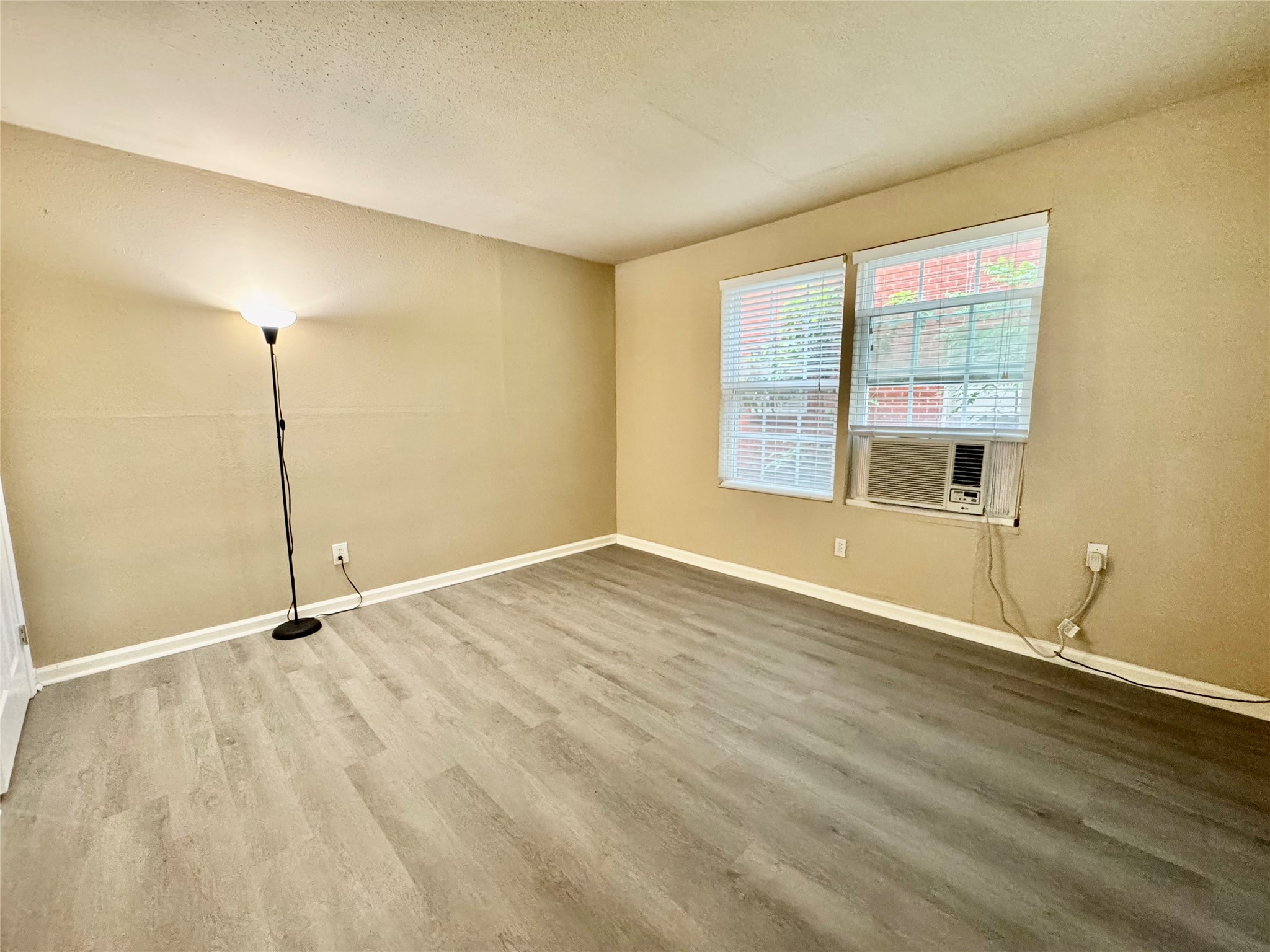 2431 Shakespeare St 1 Property Photo 6