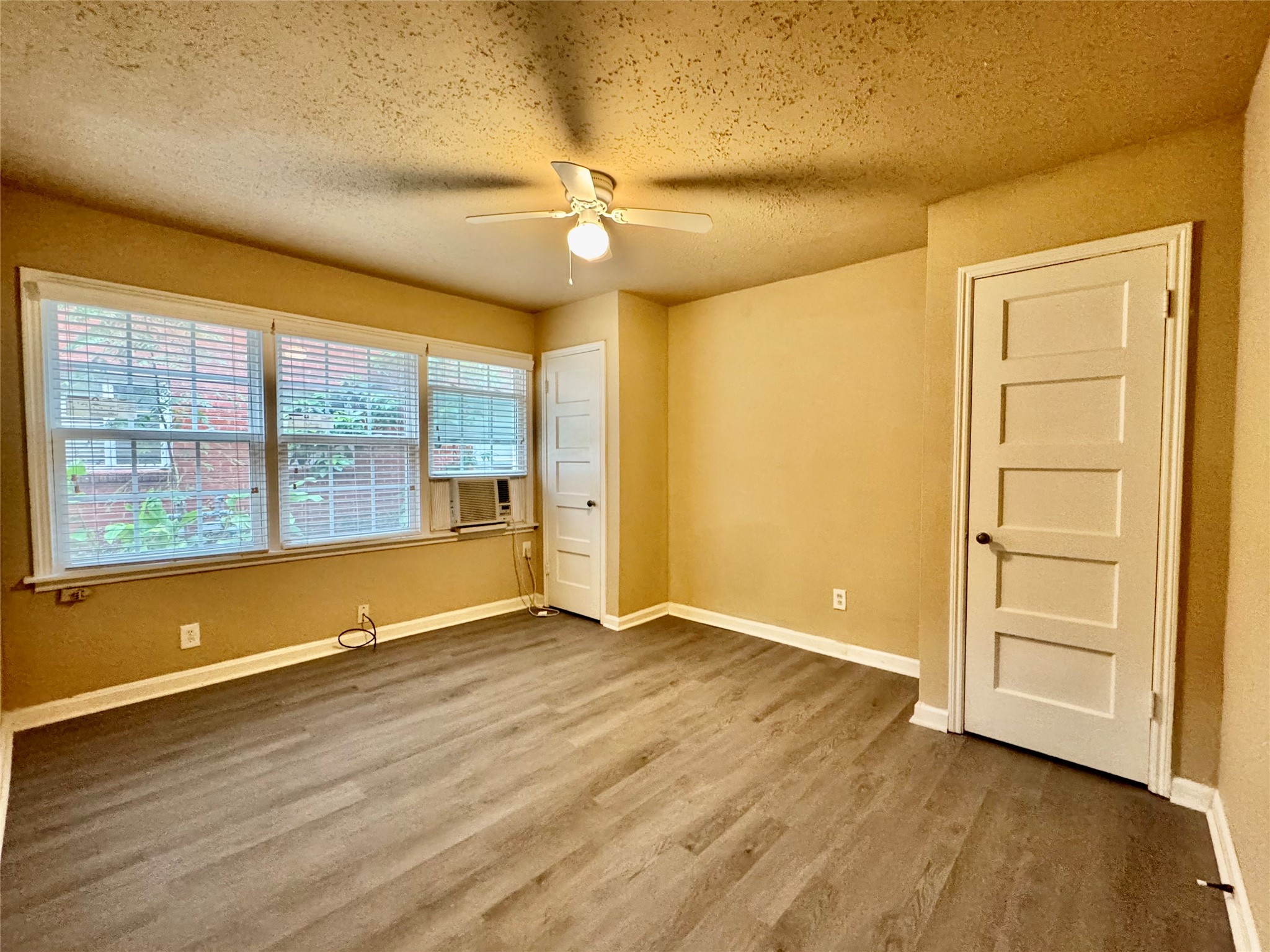 2431 Shakespeare St 1 Property Photo 11