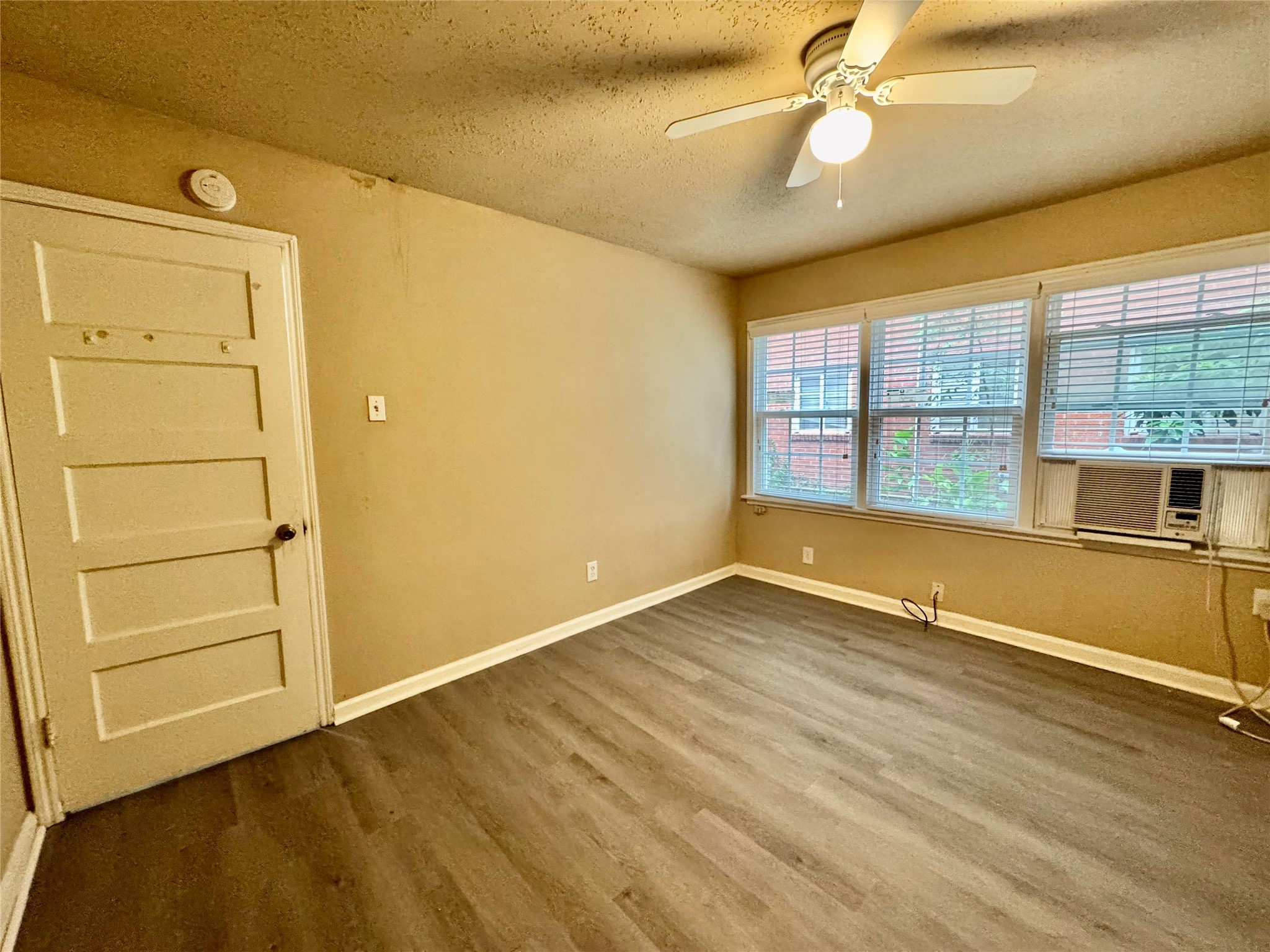 2431 Shakespeare St 1 Property Photo 12