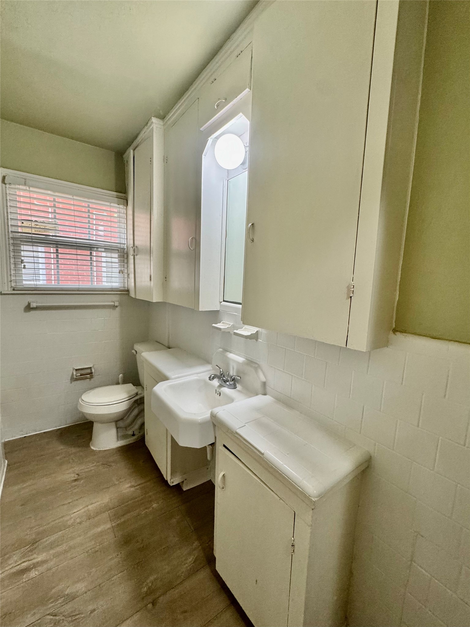2431 Shakespeare St 1 Property Photo 13