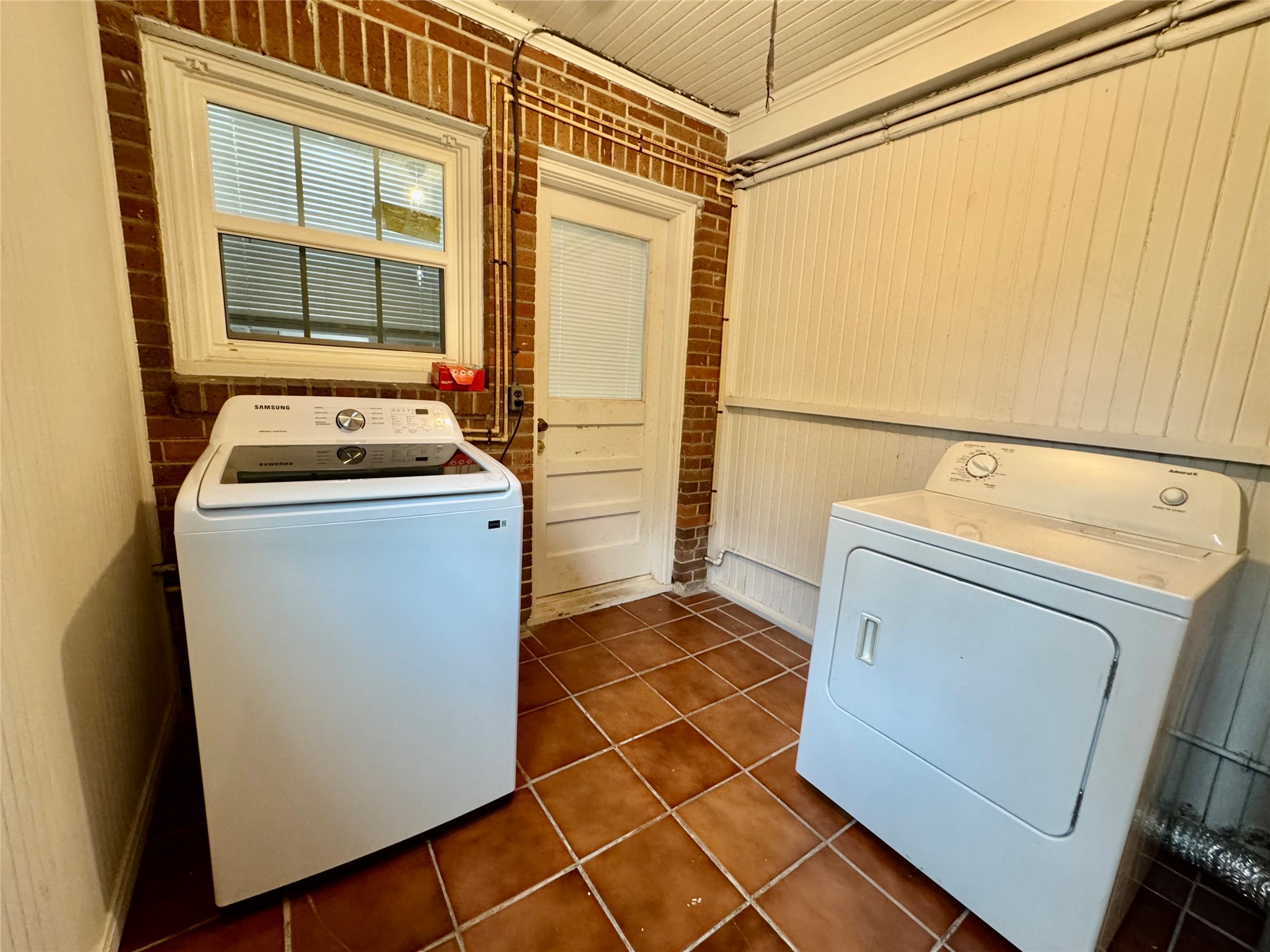 2431 Shakespeare St 1 Property Photo 16