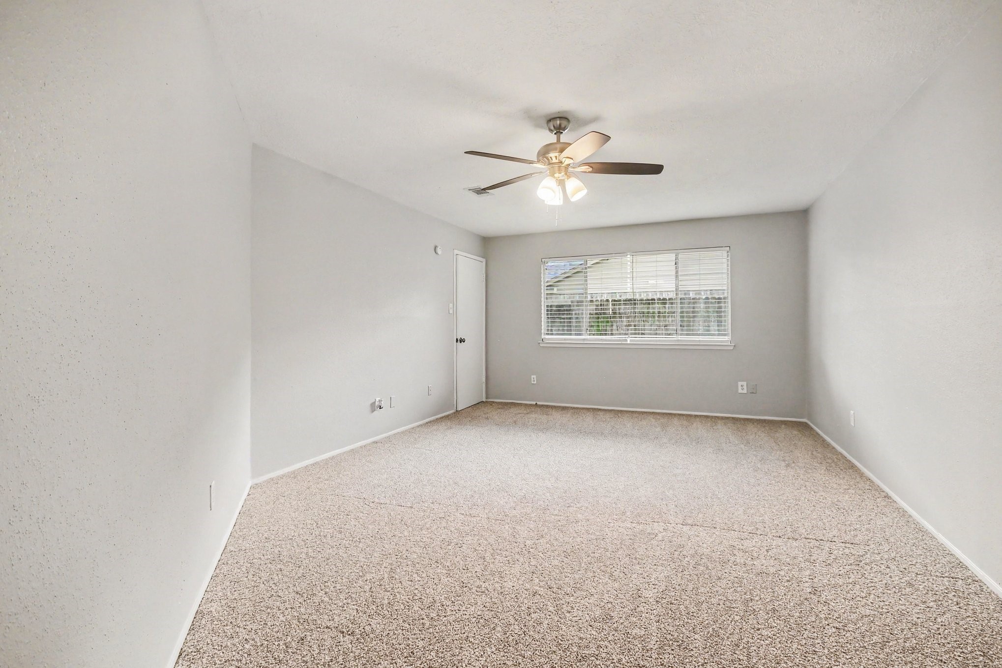 16715 Manowar Lane Property Photo 14