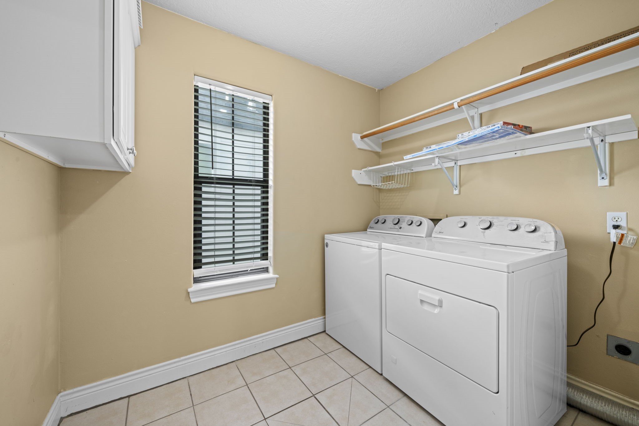 2604 Chenevert Street Property Photo 28