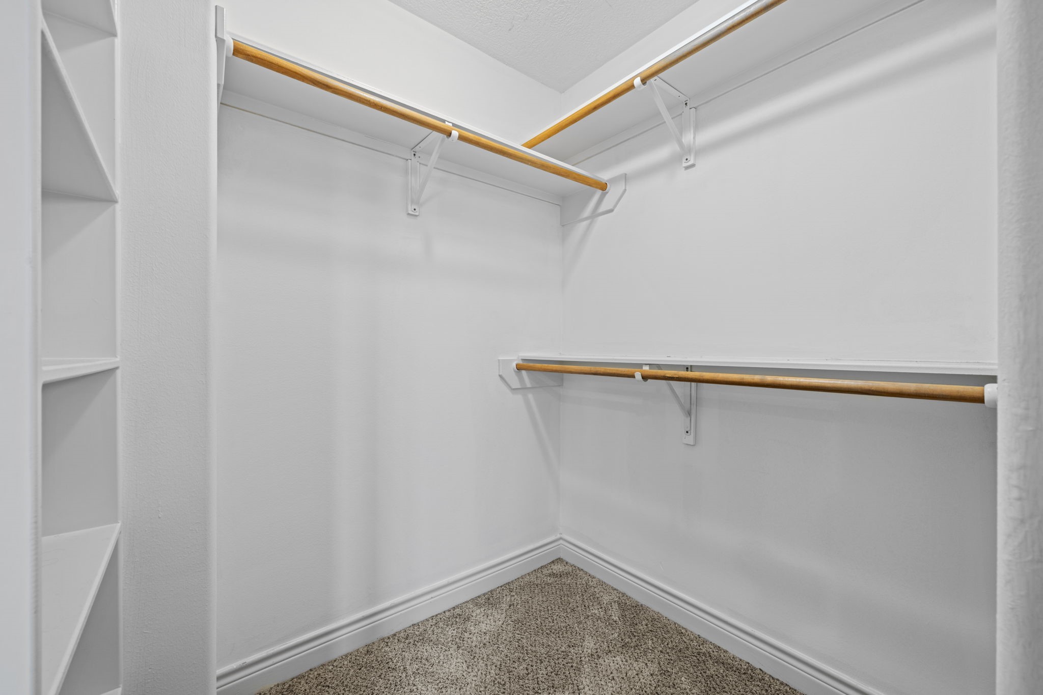 2604 Chenevert Street Property Photo 35