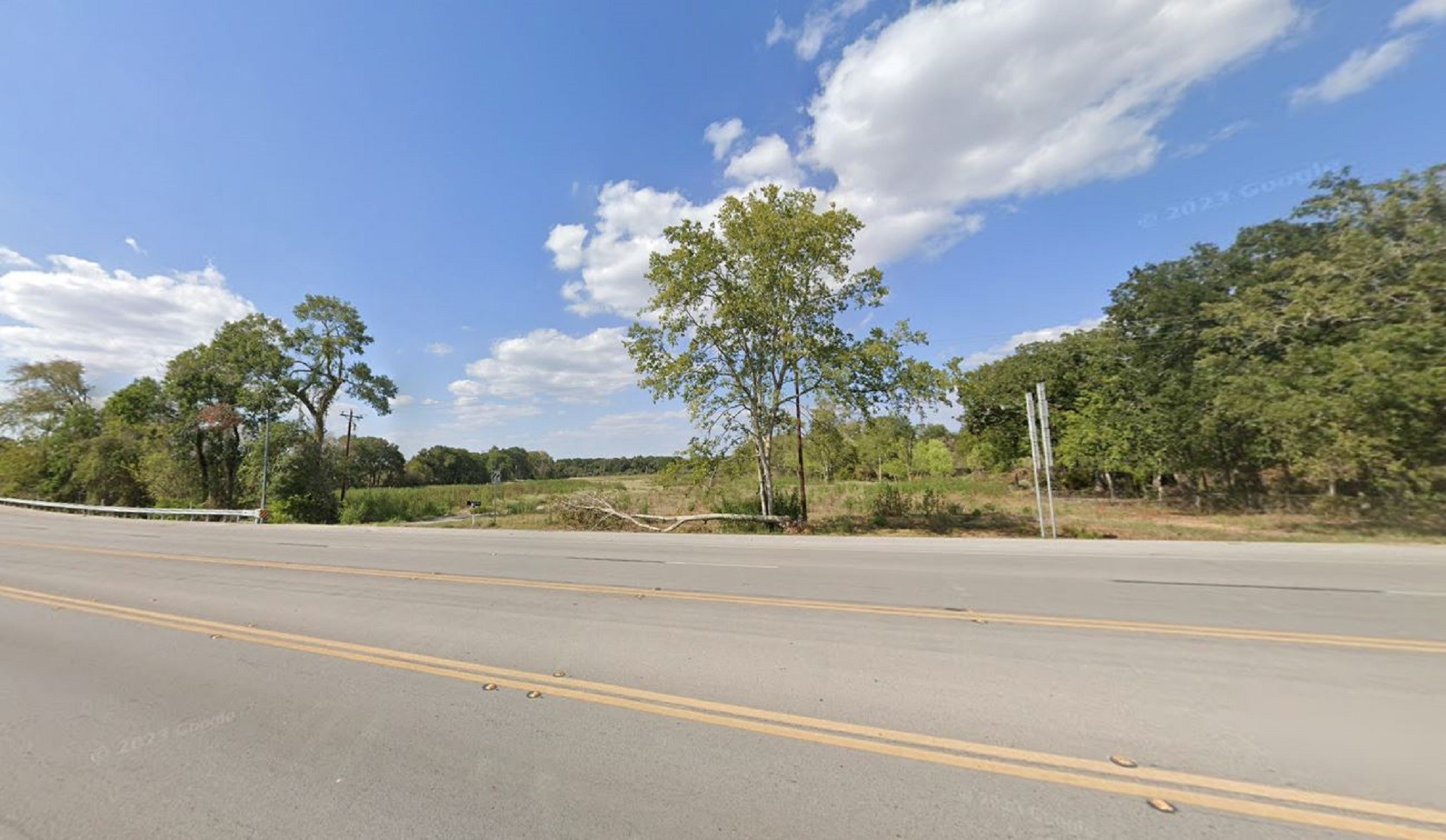 47628 Highway 290 Bus Property Photo 2