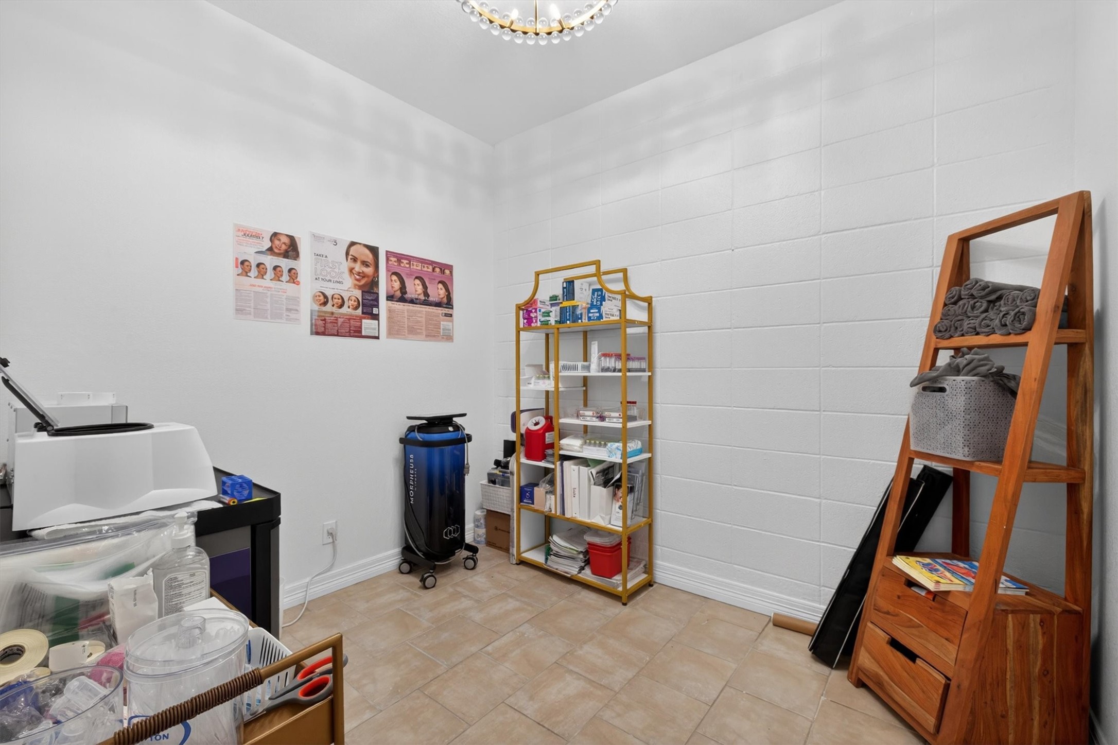 2219 Sealy Street Property Photo 14