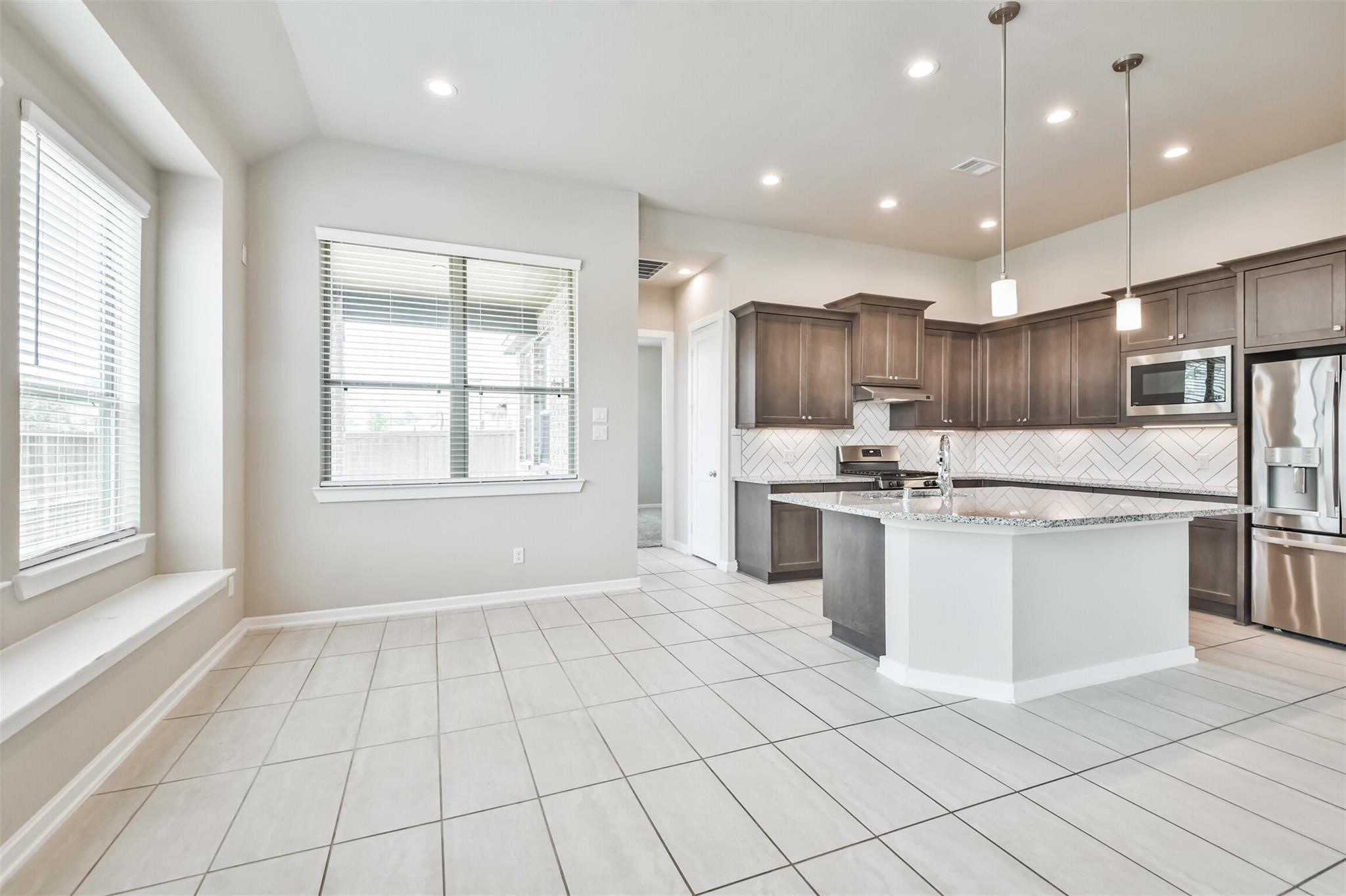 27025 Sofia Forest Drive Property Photo 8
