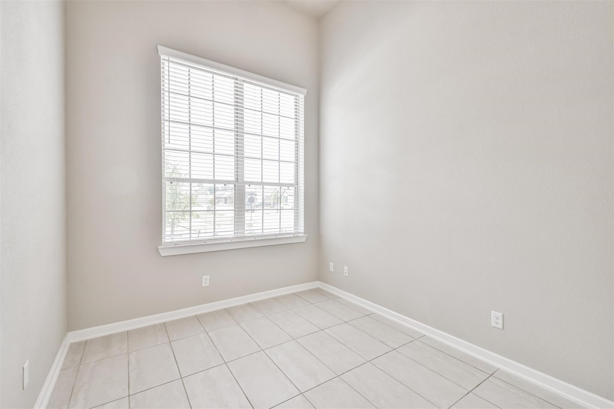 27025 Sofia Forest Drive Property Photo 10