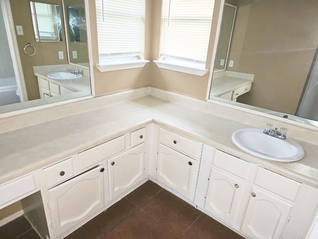 22419 Springgate Drive Property Photo 16