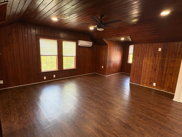 501 1/2 Johnson Street Property Photo 5