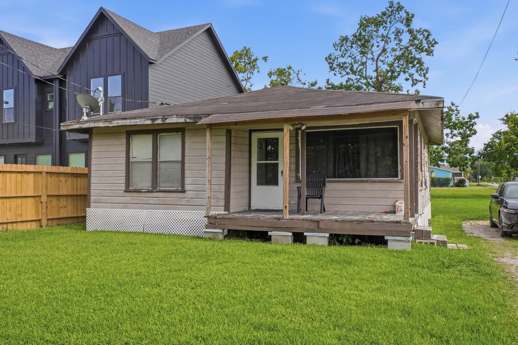 7952 Bonaire Street, Houston Tx 77028 Property Photo 1