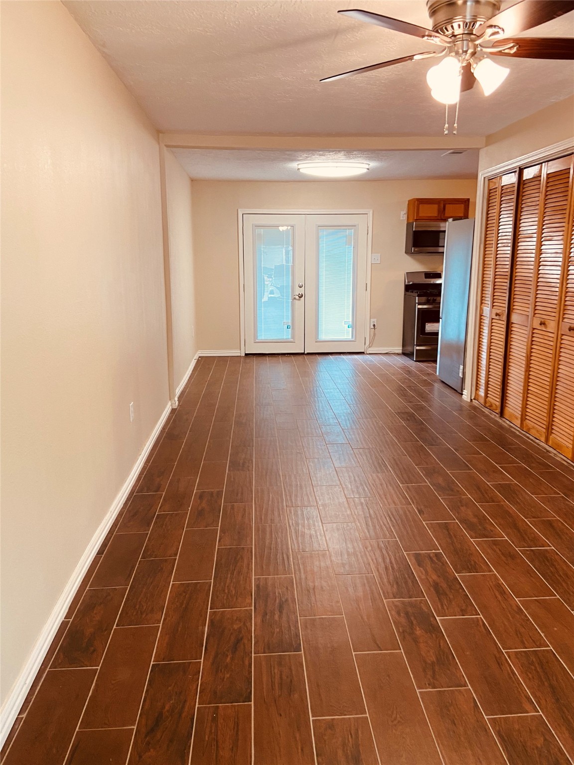4139 Holloway Drive Property Photo 4
