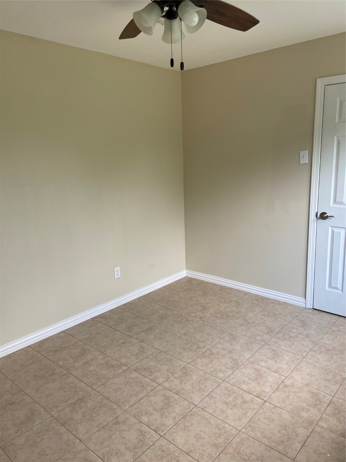 4139 Holloway Drive Property Photo 6
