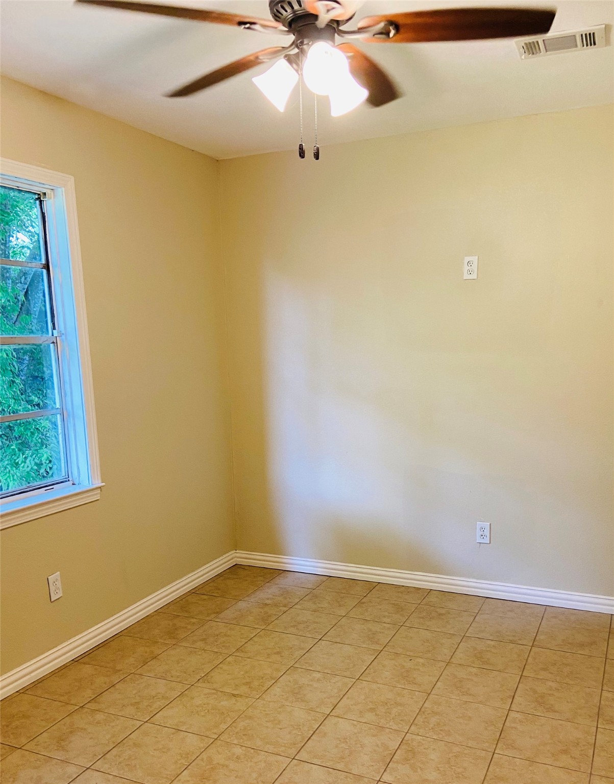4139 Holloway Drive Property Photo 7