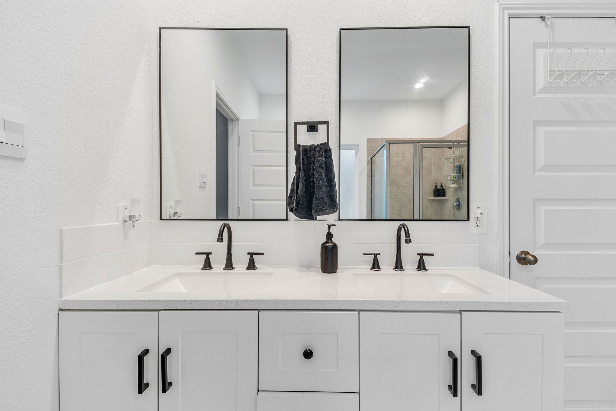 7306 Faded Violet Drive Property Photo 16