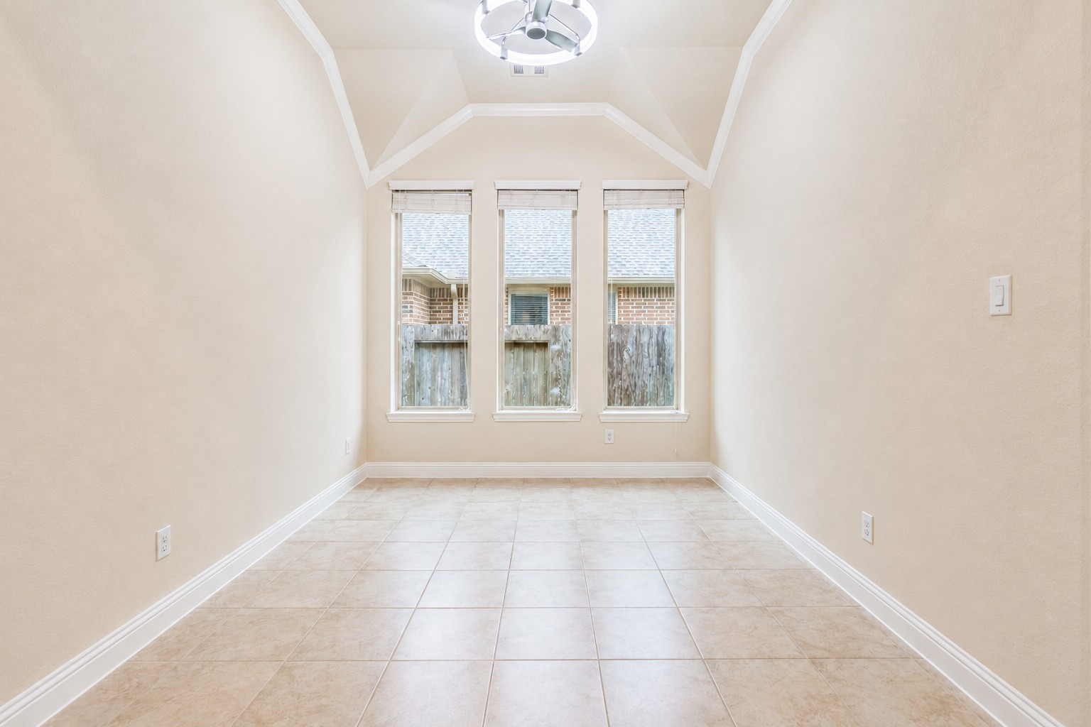 320 Woodway Drive Property Photo 8