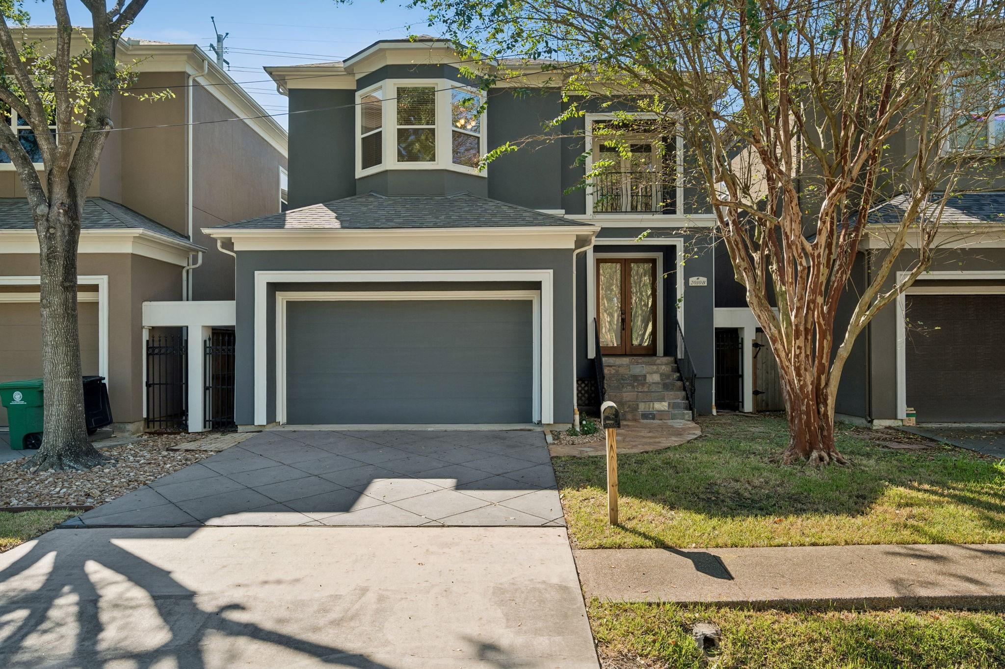 2010b W 14th Street, Houston Tx 77008 Property Photo 1