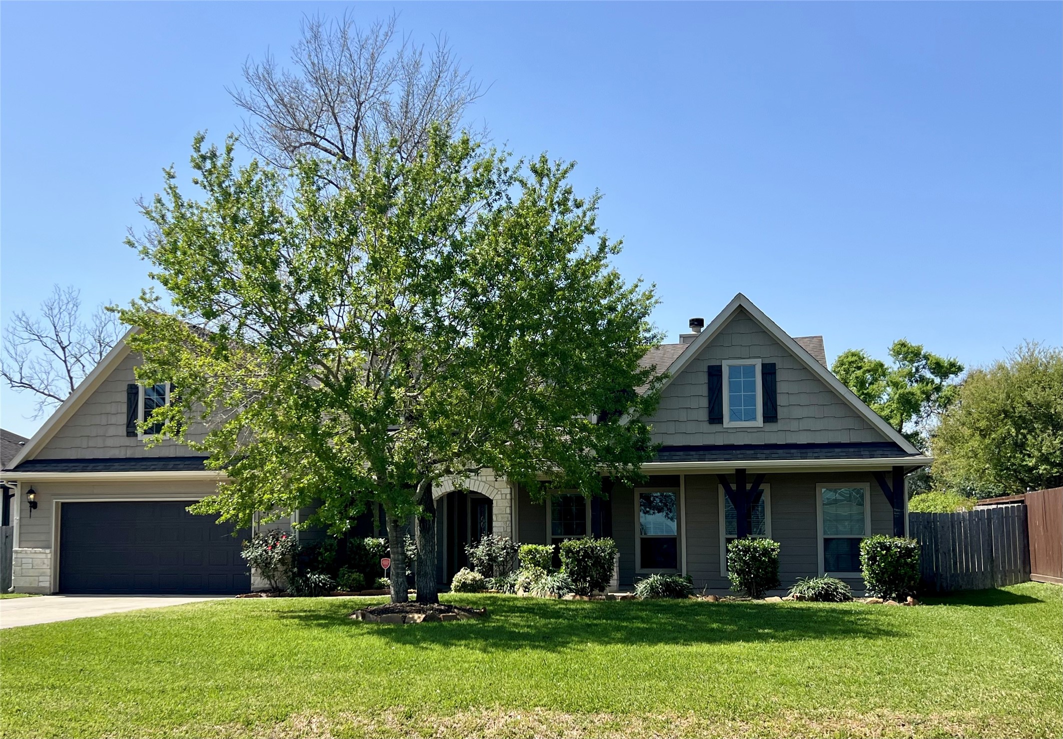 611 N Kansas Avenue Property Photo